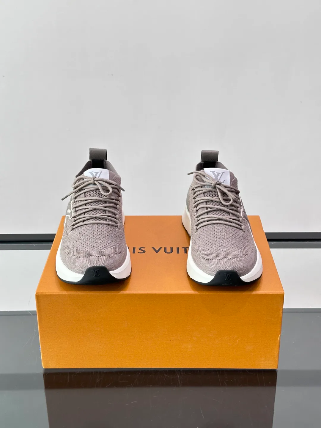 Men's Sneakers LOUIS VUITTON 18102388