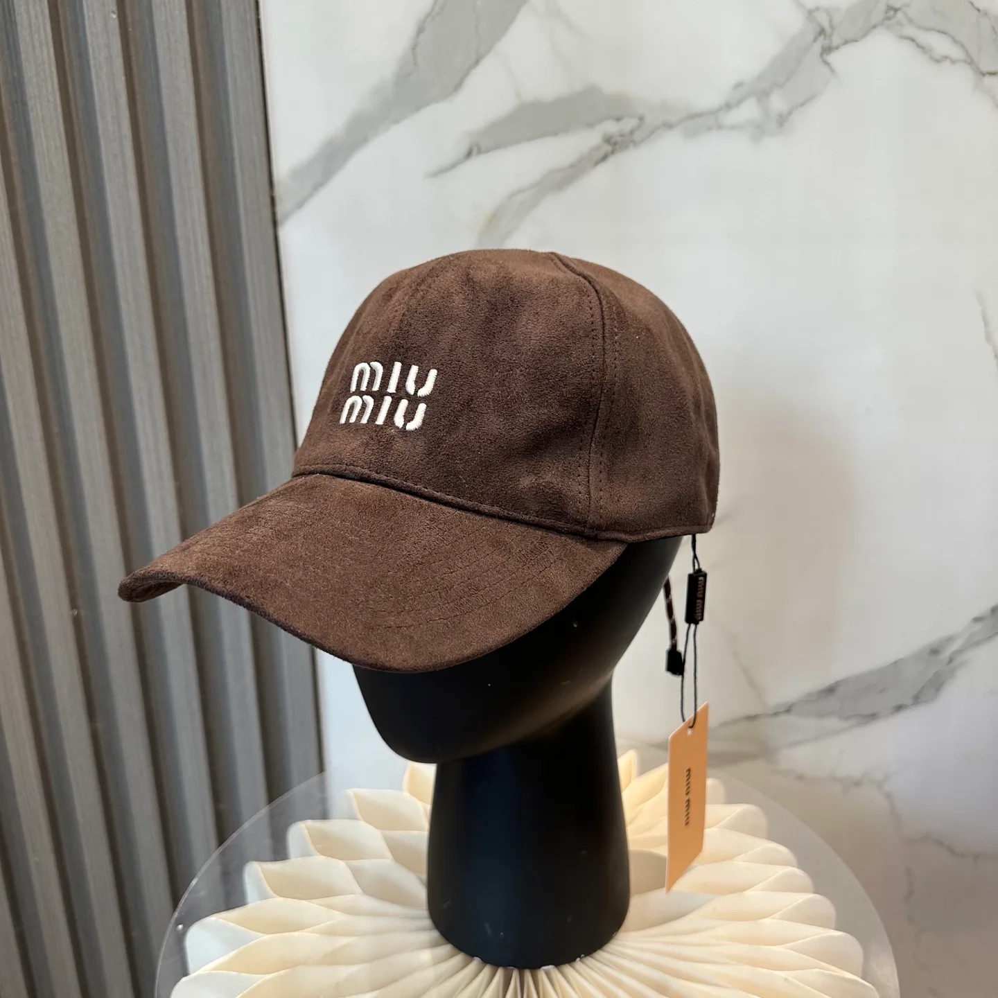 Hats MIU MIU 17411579