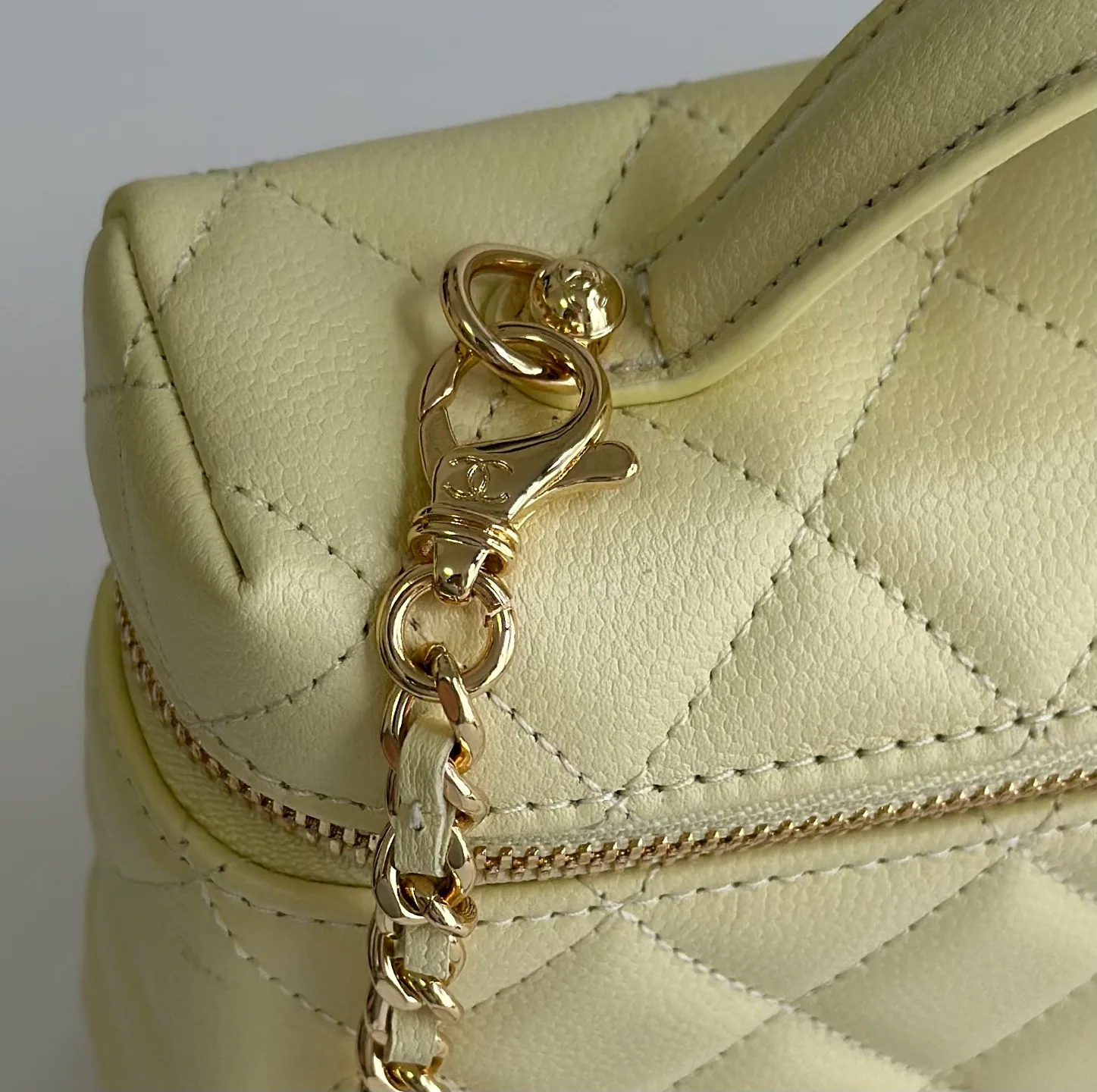Women's Classic Handbags CHANEL 18186213