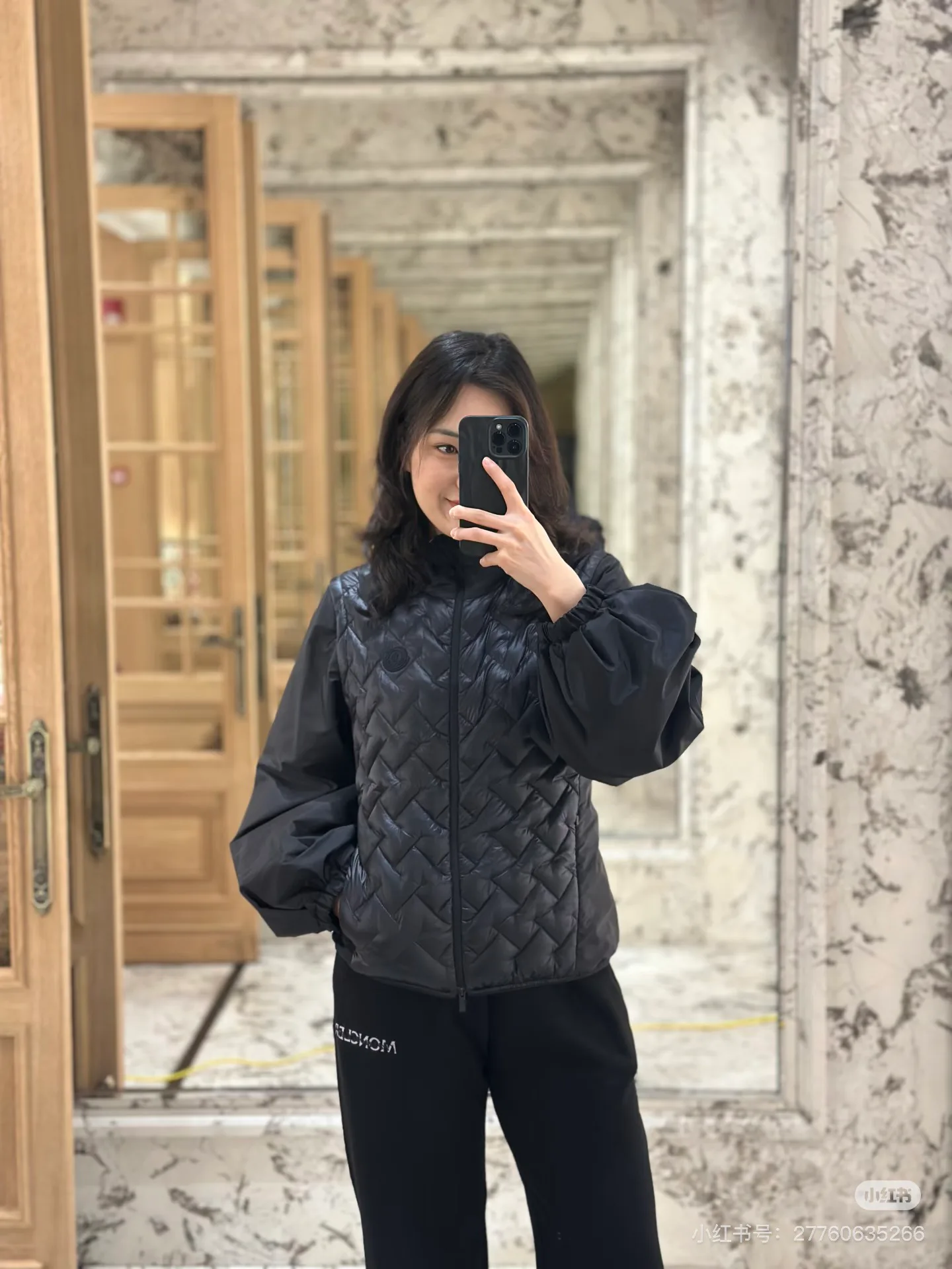 Women's Jackets And Down Jackets MONCLER 18044131