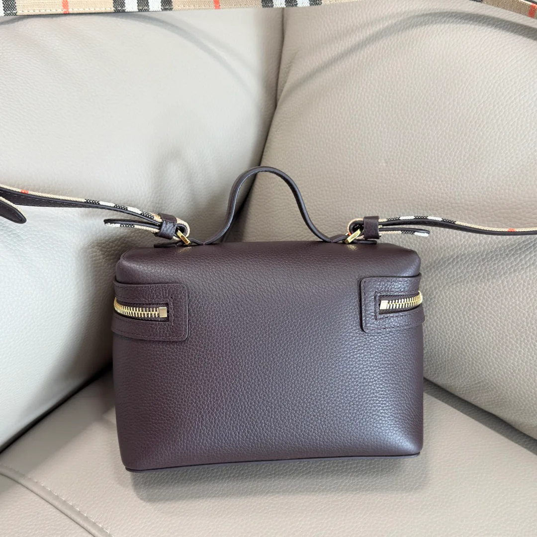 Women's Classic Handbags BURBERRY 18362279