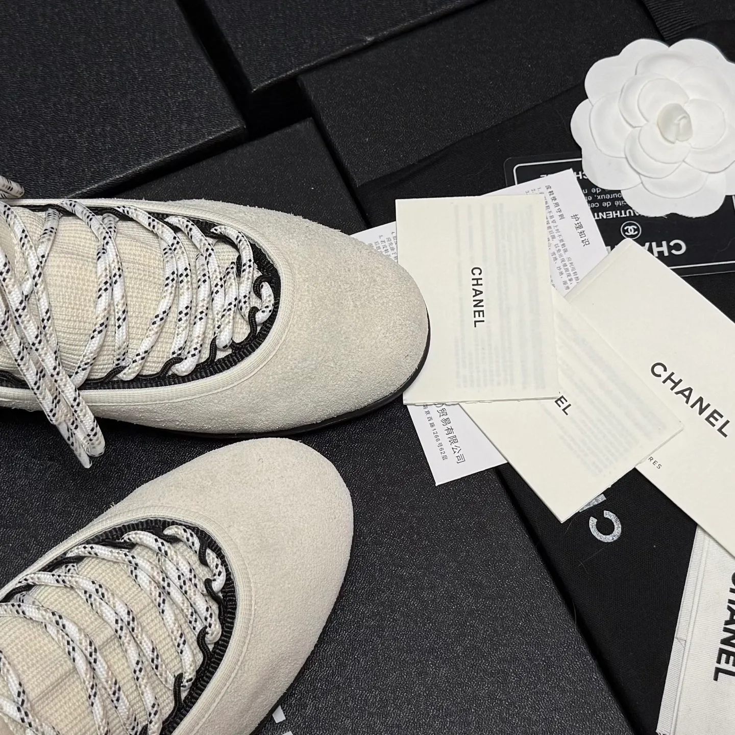 Women's Sneakers CHANEL 18083058