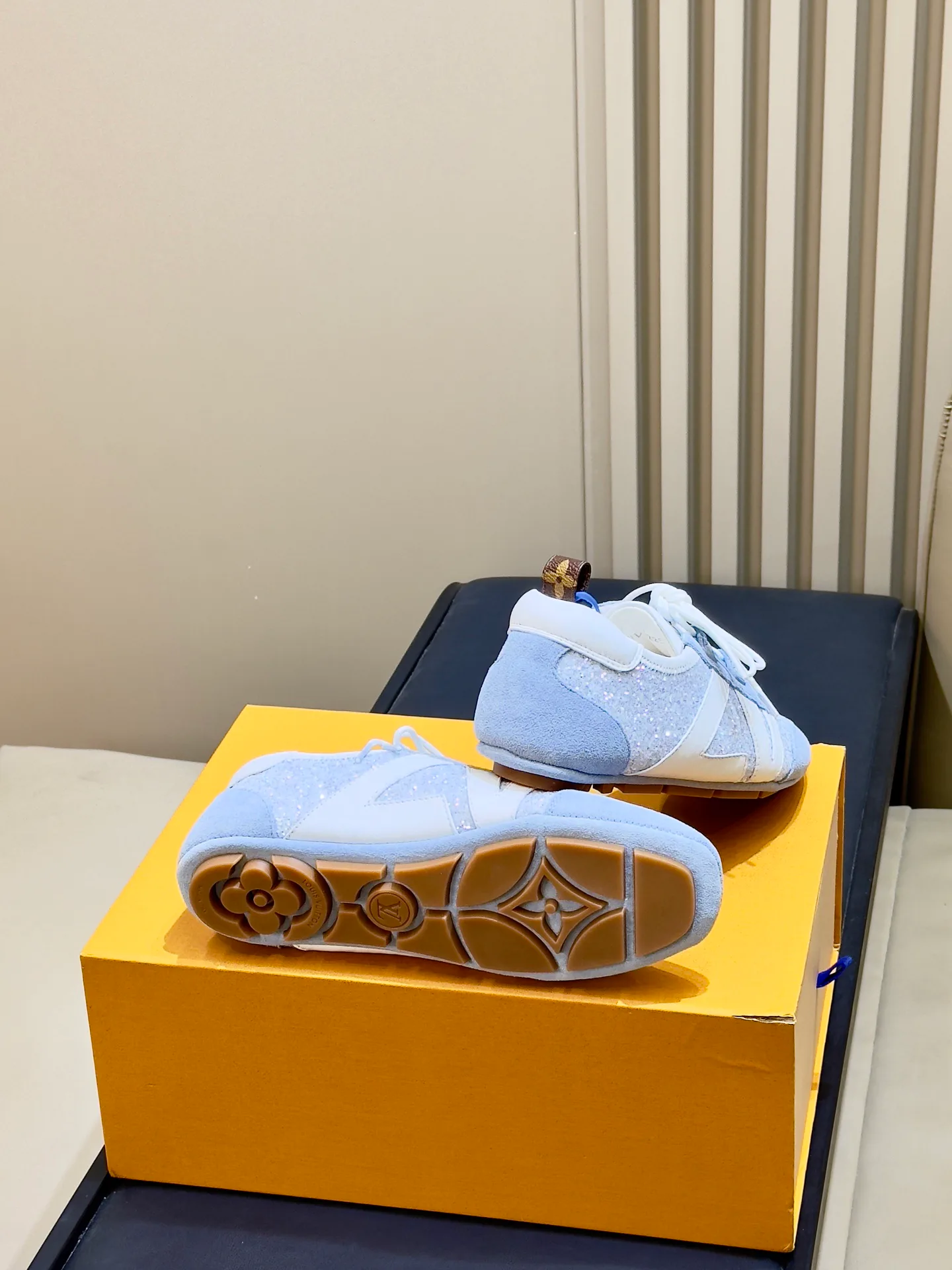 Women's Sneakers LOUIS VUITTON 17480202