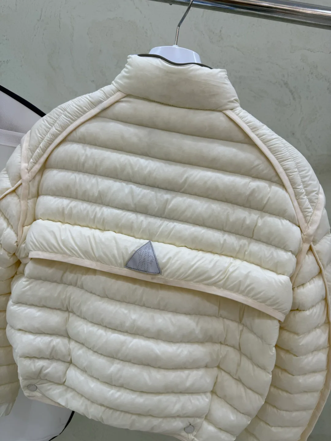 Women's Jackets And Down Jackets MONCLER 17918896