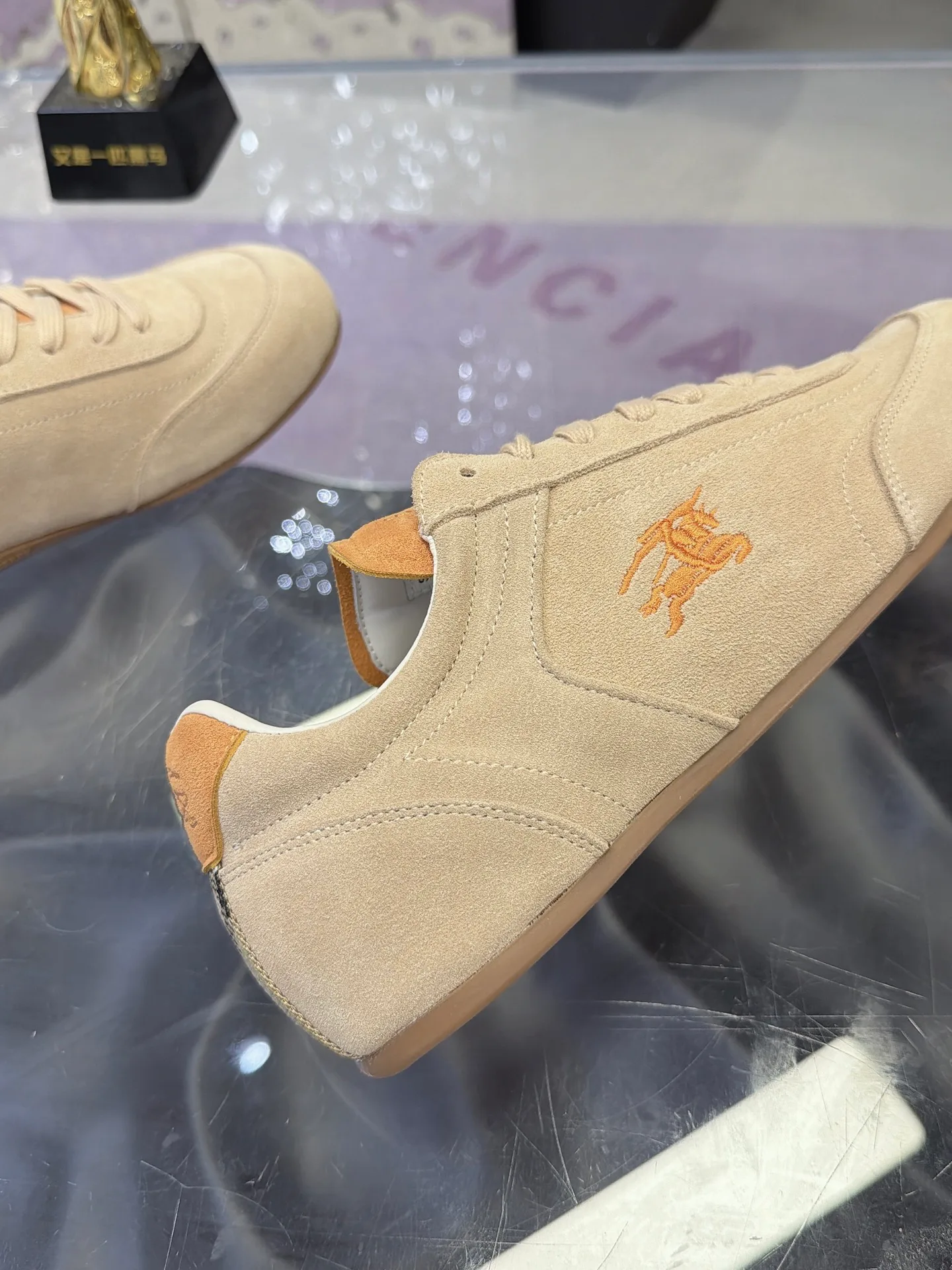 Women's Sneakers BURBERRY 18025573