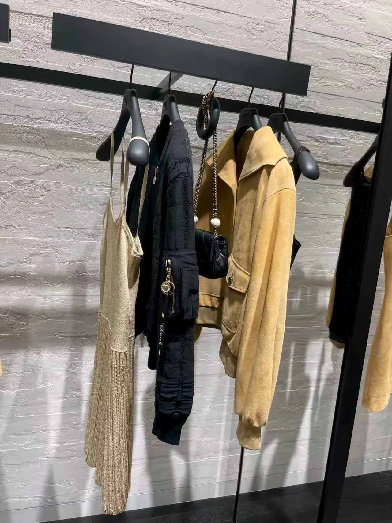 Women's Leather Jackets And Sheepskin Coats CHANEL 18131547