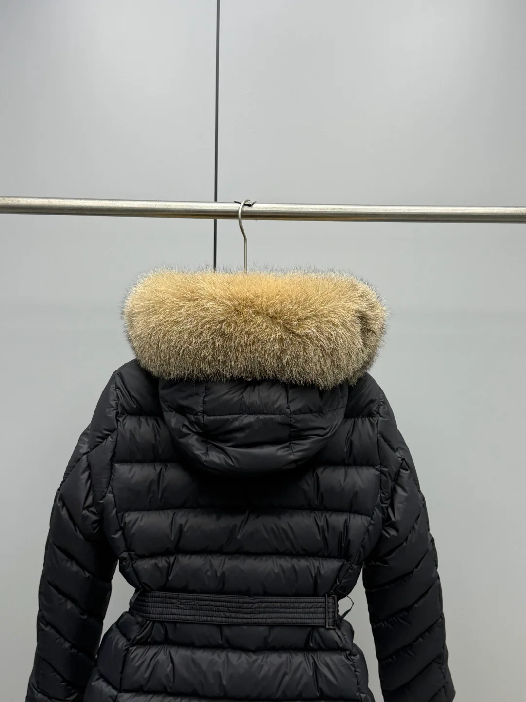 Women's Jackets And Down Jackets MONCLER 18111806
