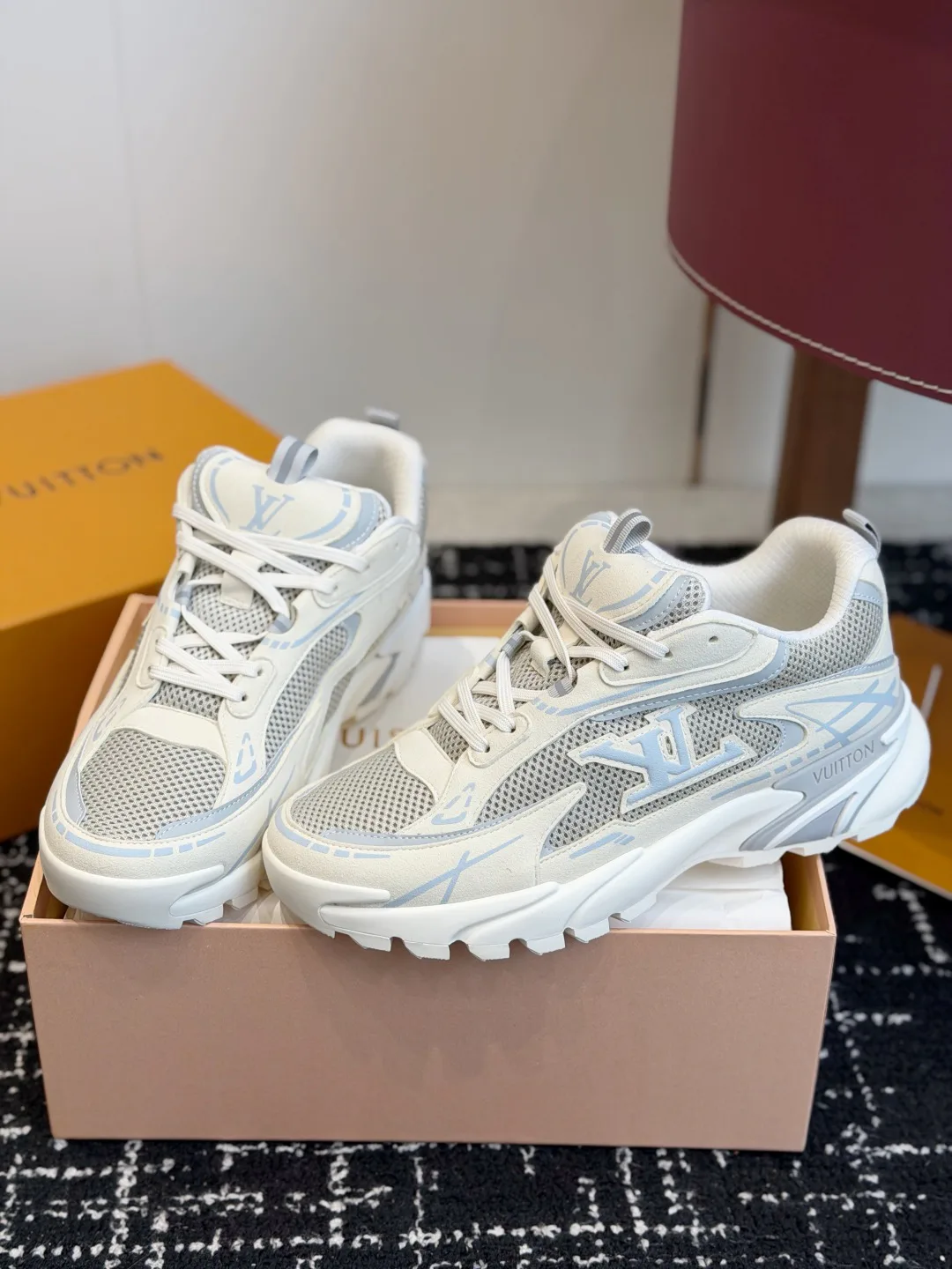 Men's Sneakers LOUIS VUITTON 17437988