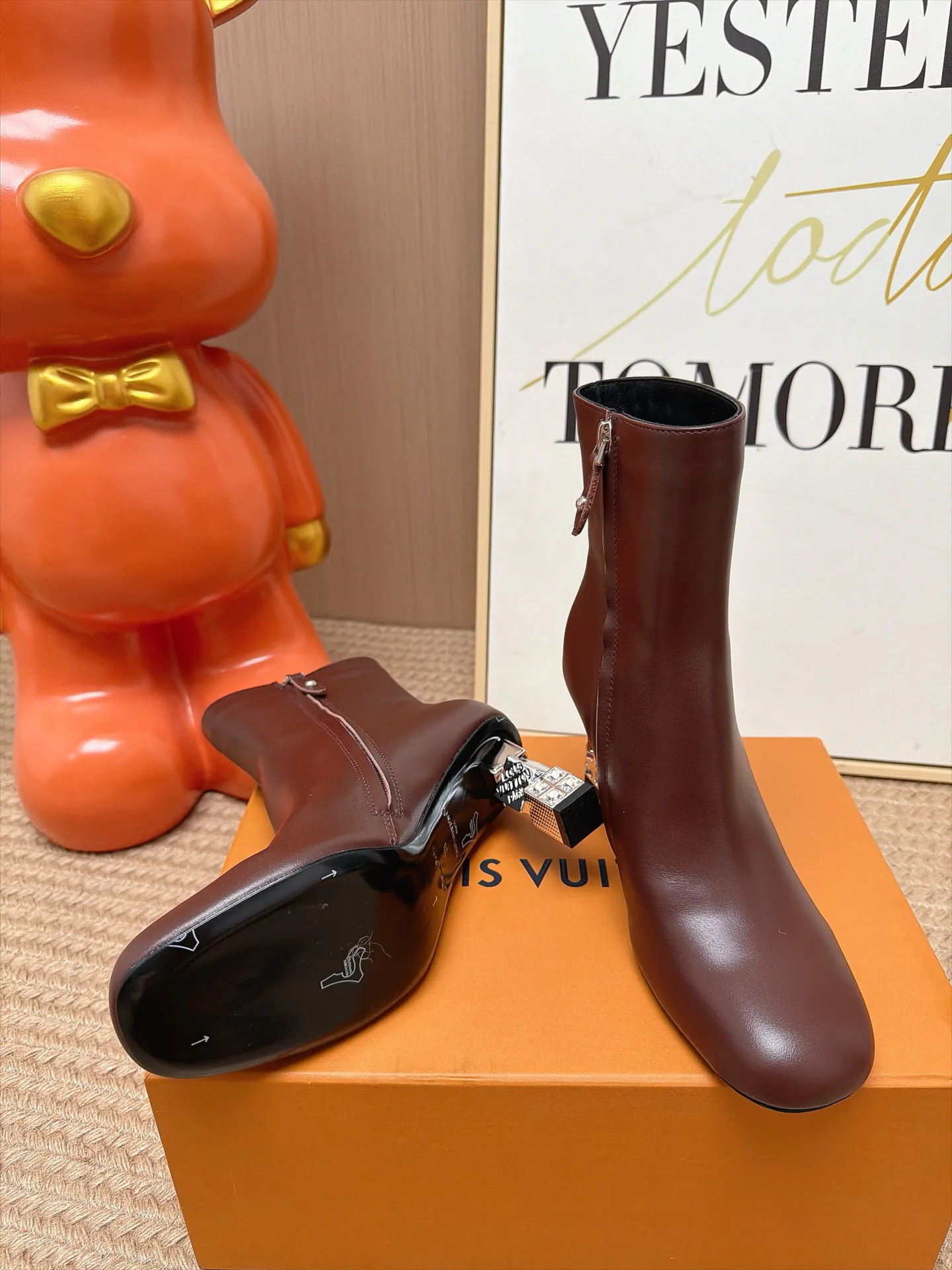 Women's Booties LOUIS VUITTON 18239715