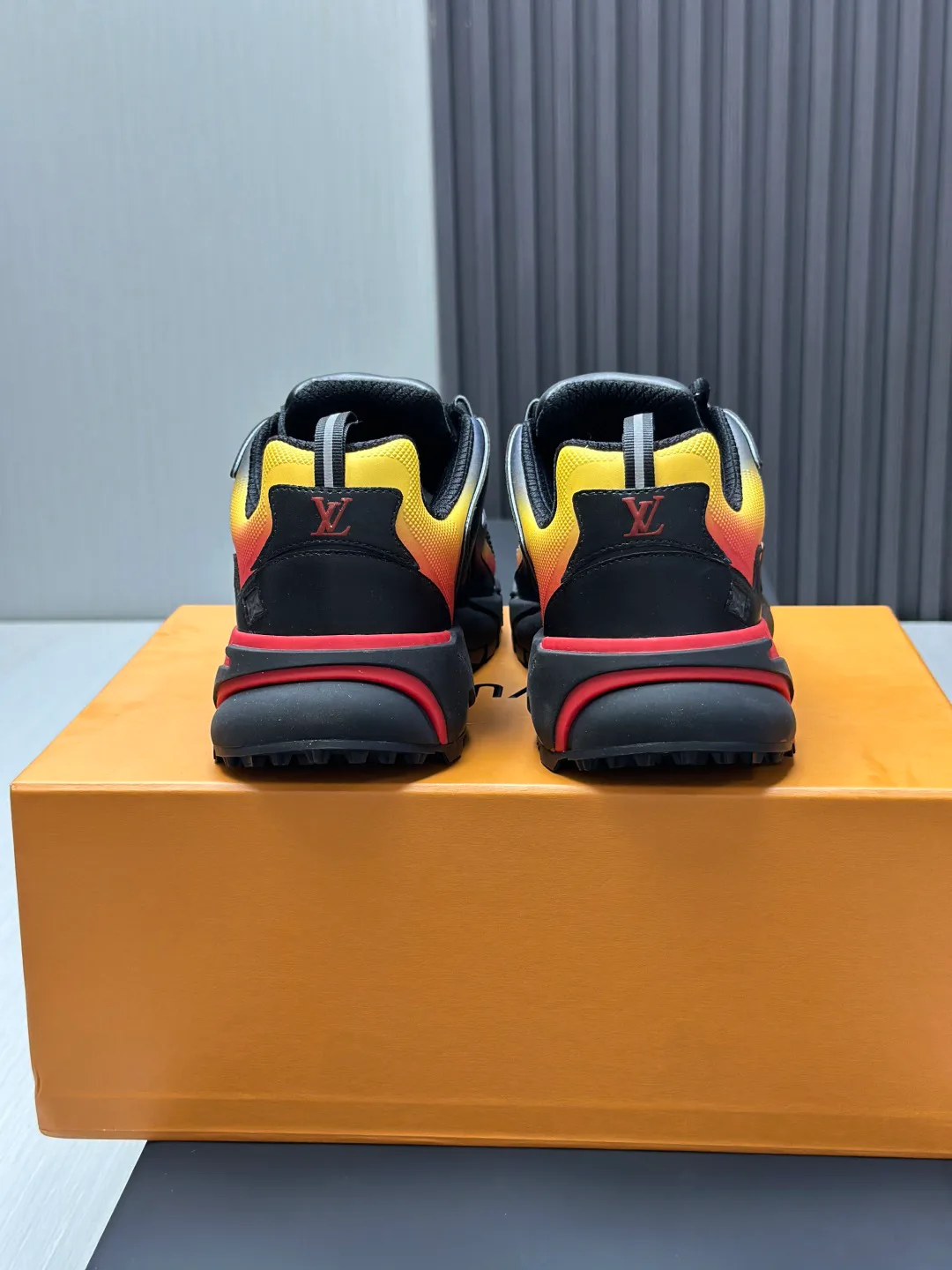 Men's Sneakers LOUIS VUITTON 18211987