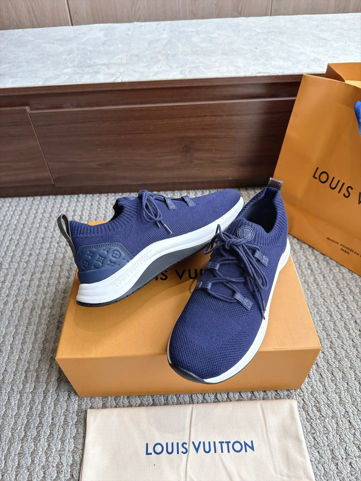 Women's Sneakers LOUIS VUITTON 18333248