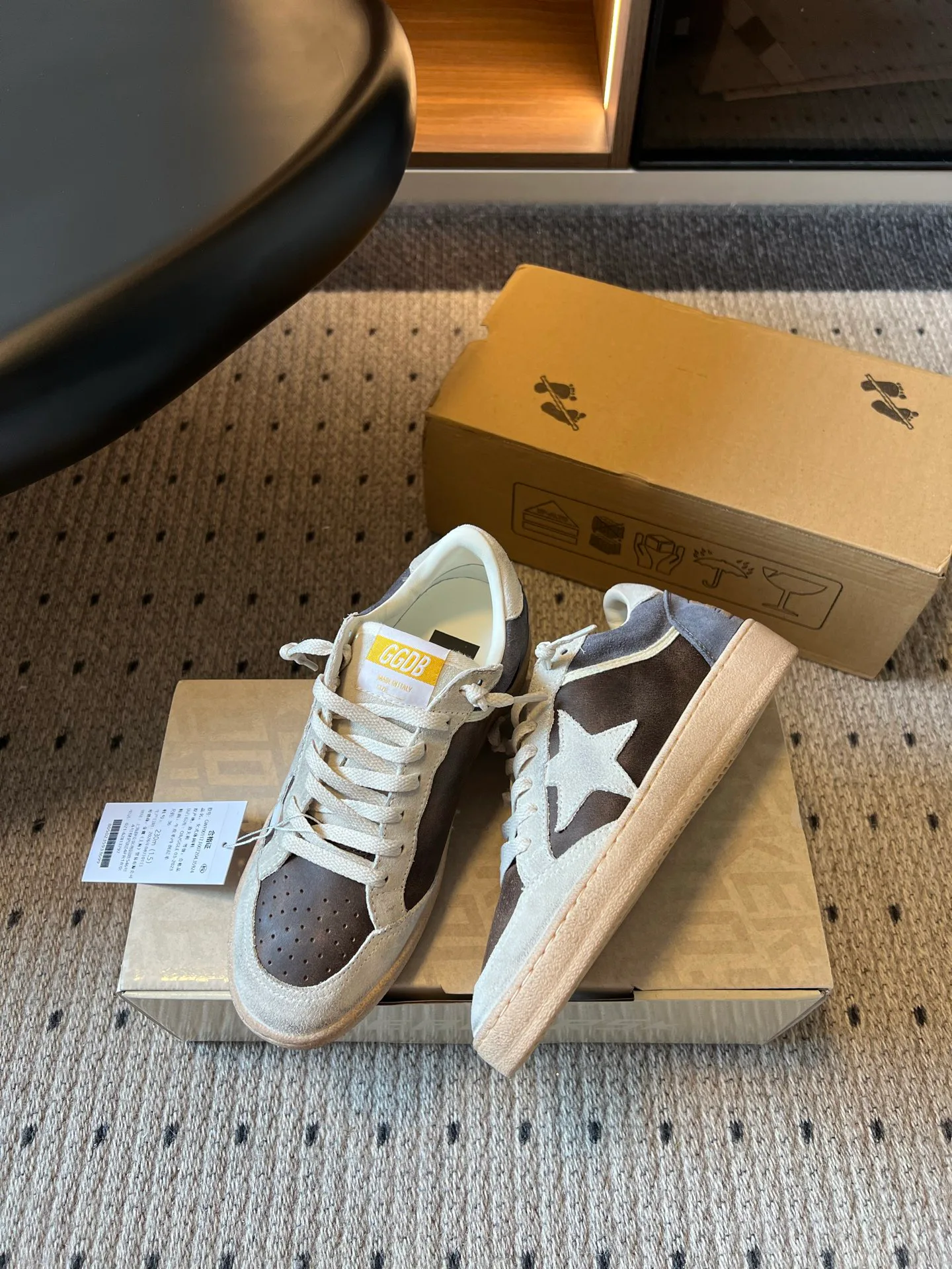 Women's Sneakers GOLDEN GOOSE 18137503