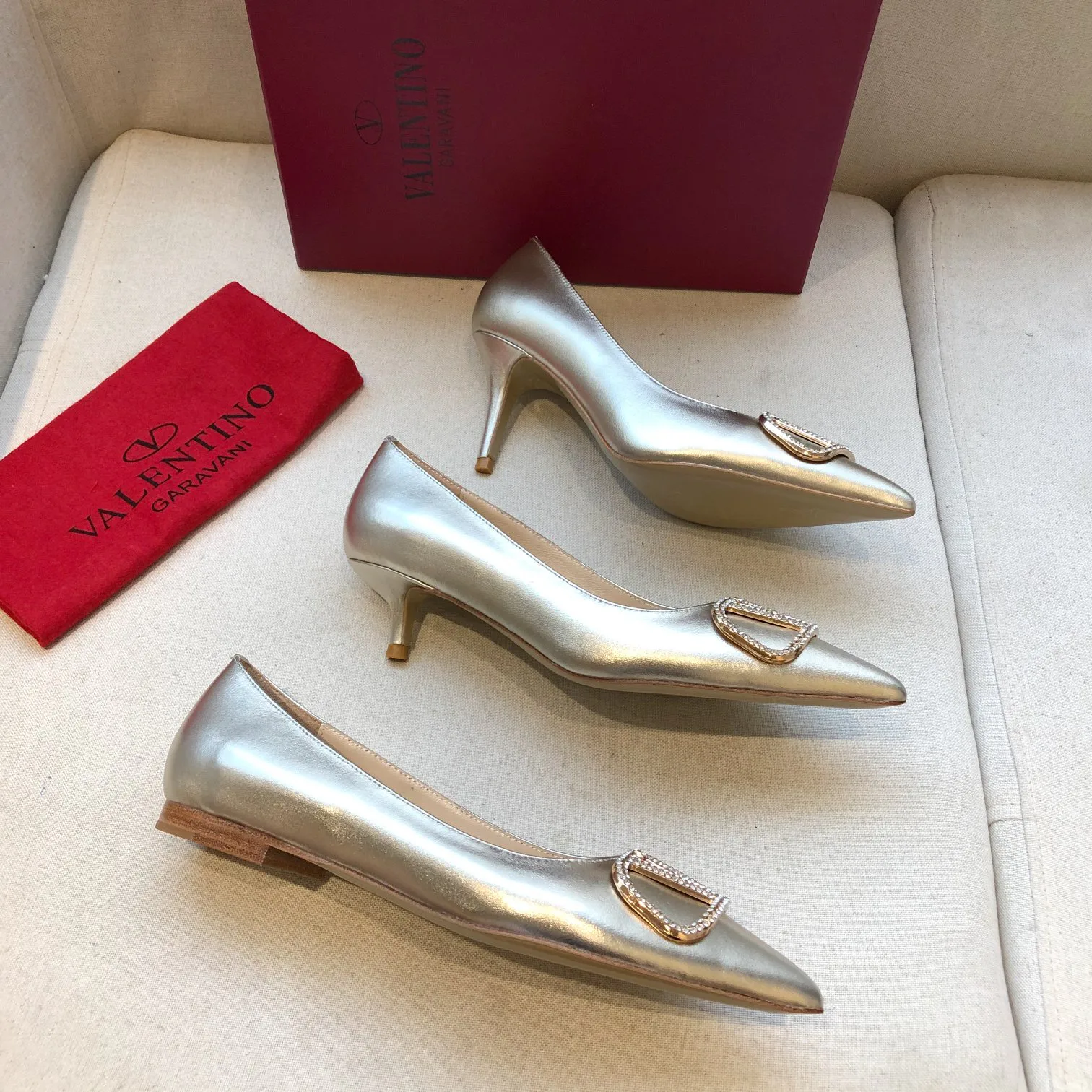 Women's Heels VALENTINO 17956873