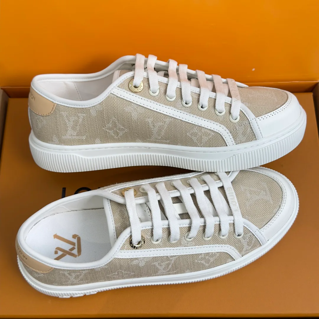 Women's Sneakers LOUIS VUITTON 17950711