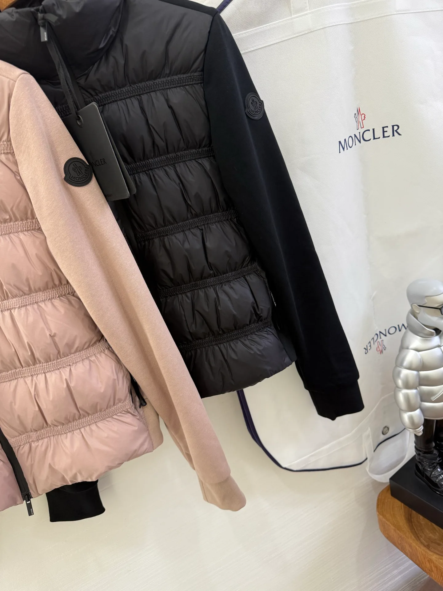 Women's Jackets And Down Jackets MONCLER 17918899