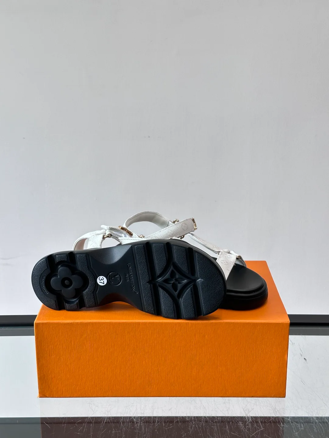 Women's Open-Toe Sandals LOUIS VUITTON 17536538