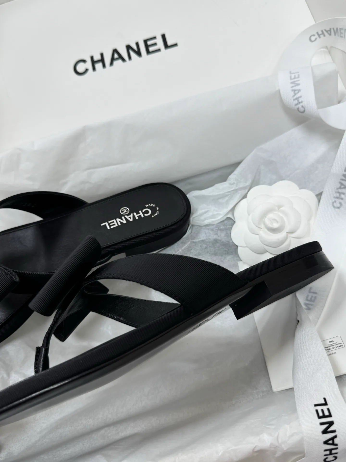 Women's Flip-Flops CHANEL 17418250