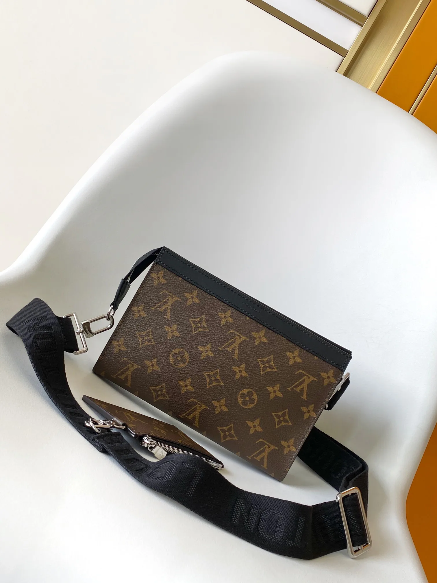 Women's Shoulder Bags LOUIS VUITTON 17904111