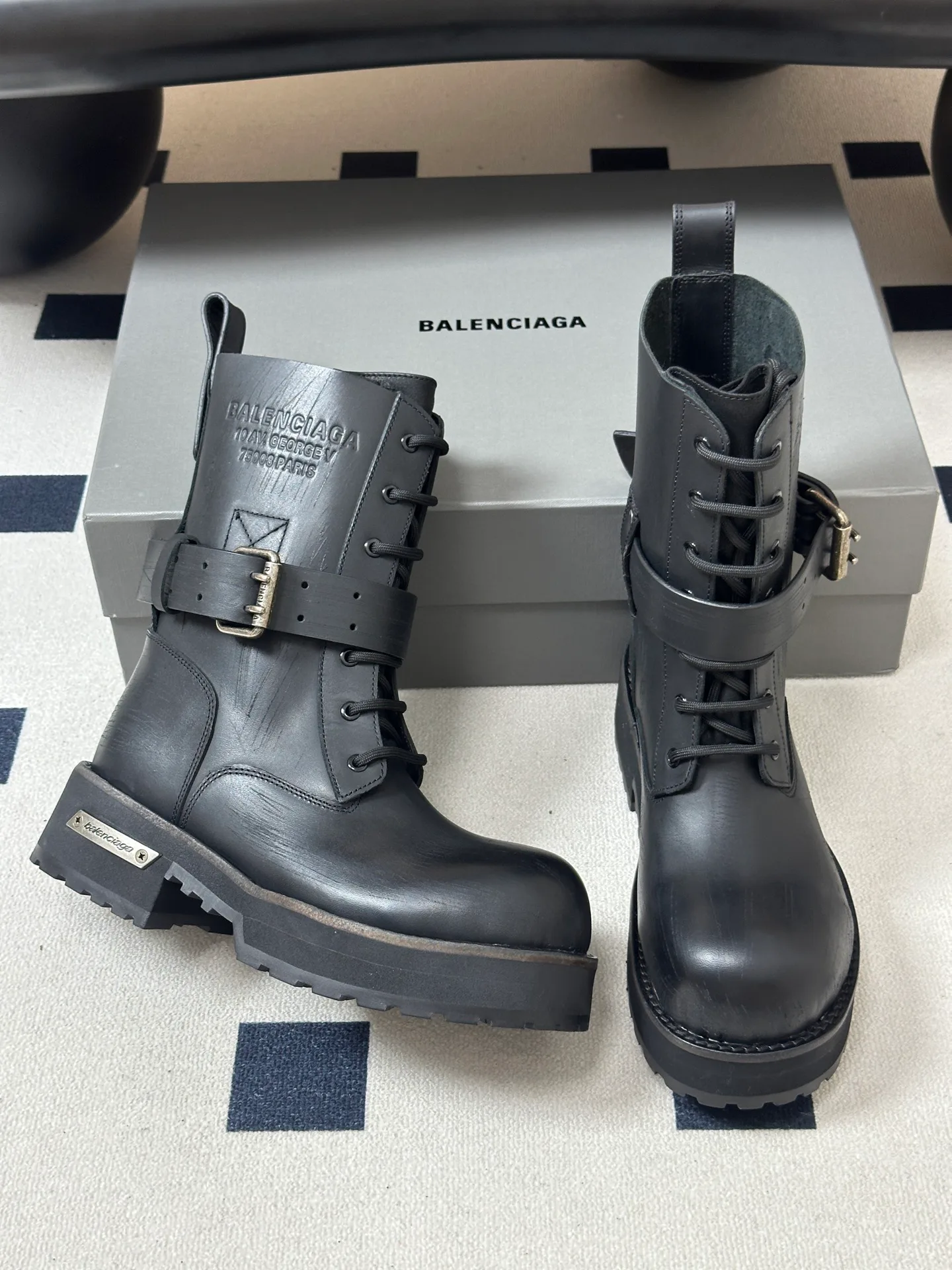 Women's Ankle Boots BALENCIAGA 18049605