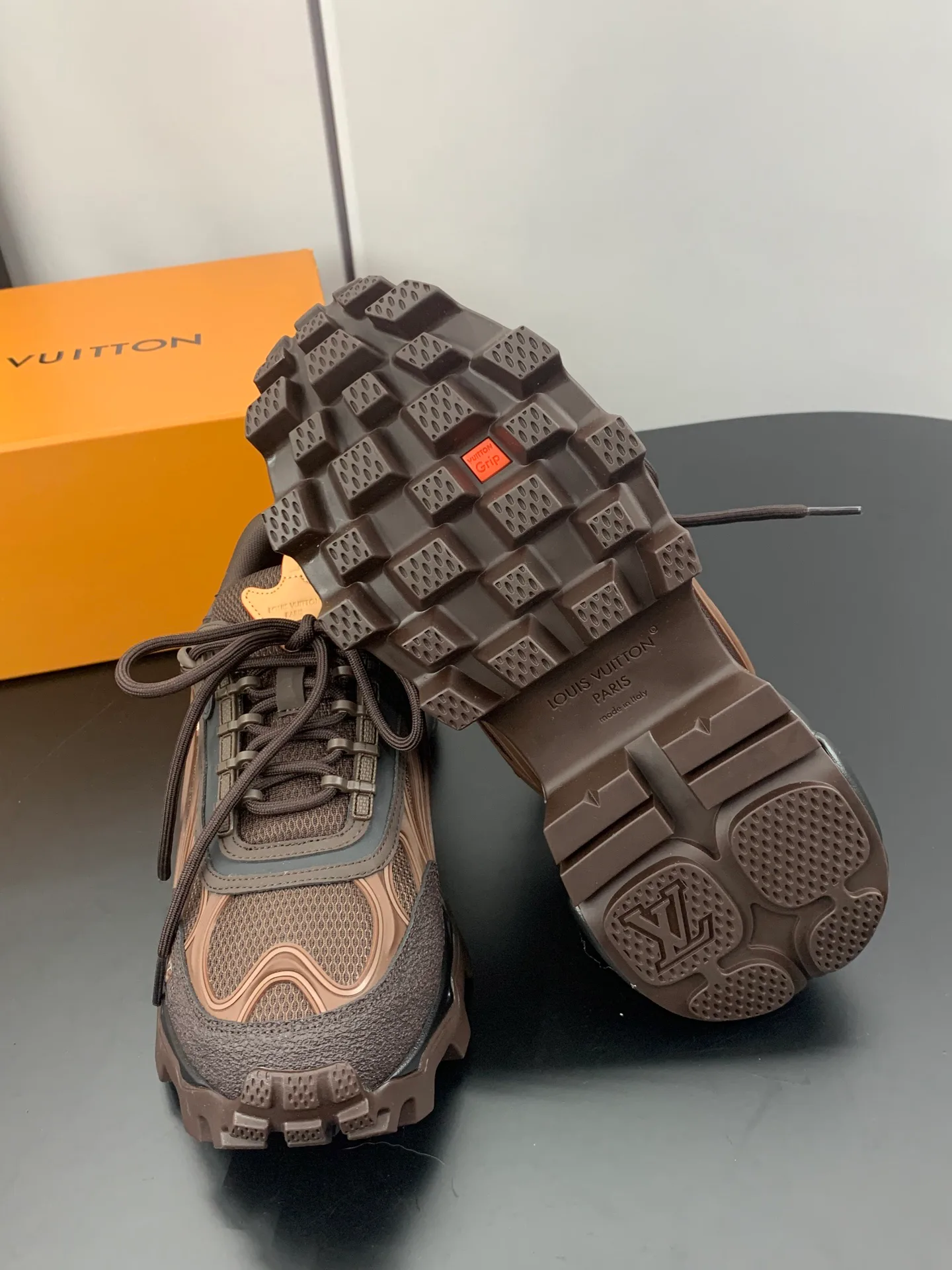 Men's Sneakers LOUIS VUITTON 17545293