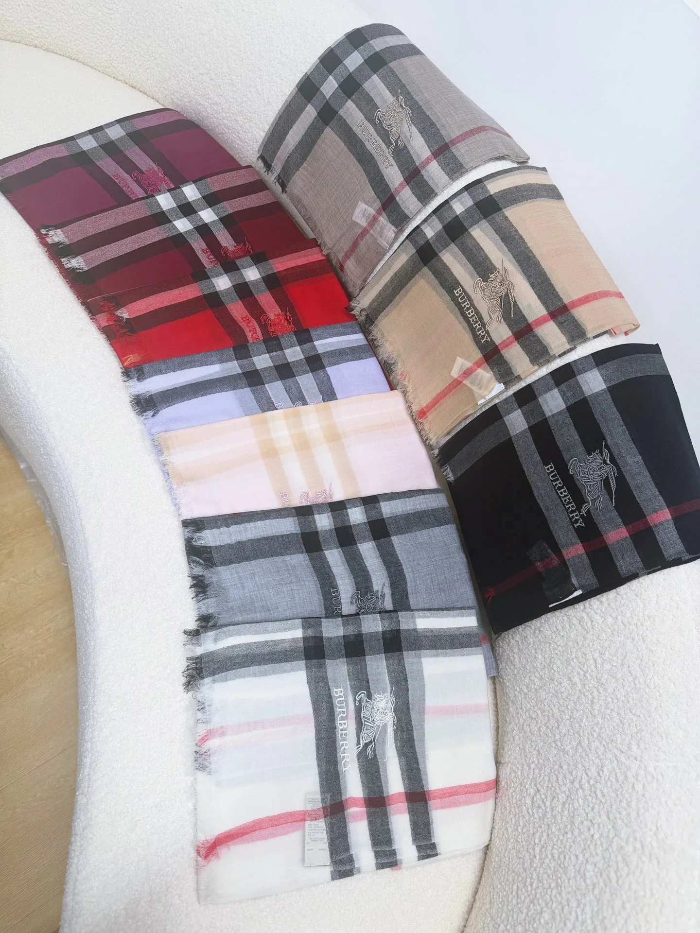 Scarves BURBERRY 18426918