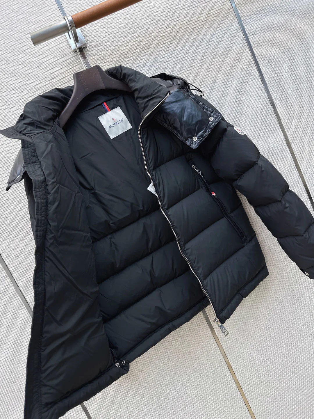 Women's Jackets And Down Jackets MONCLER 18489458