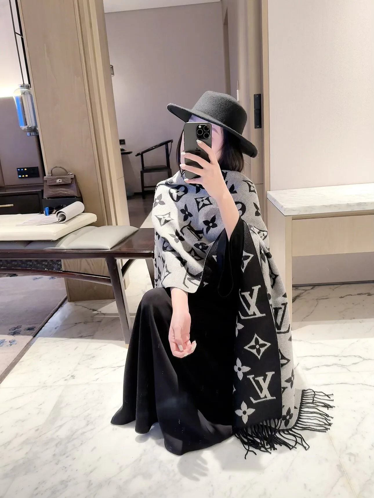 Scarves LOUIS VUITTON 18322509