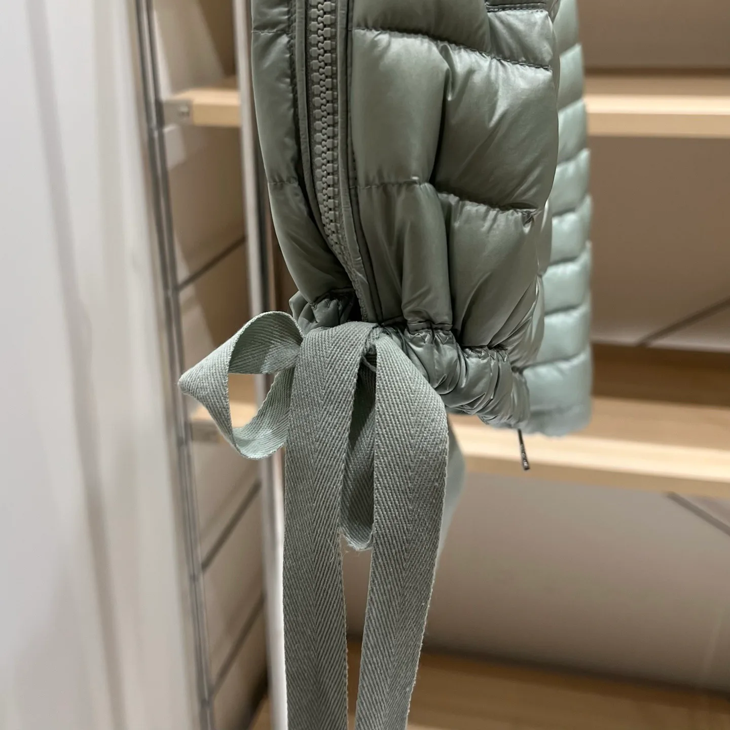 Women's Jackets And Down Jackets MONCLER 17812073