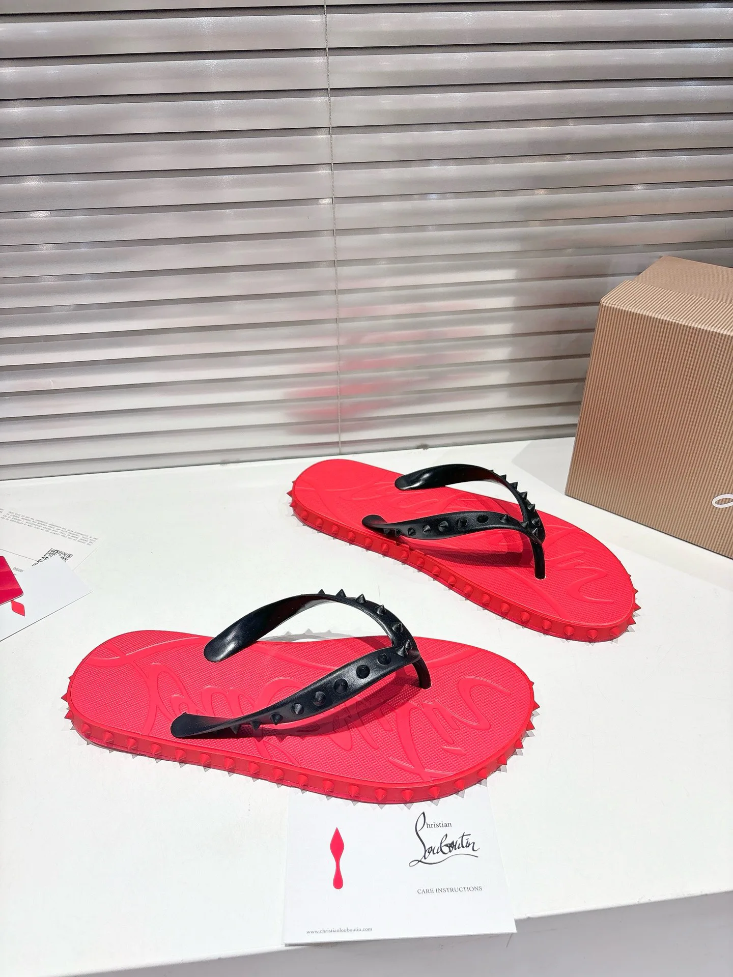 Women's Flip-Flops CHRISTIAN LOUBOUTIN 17604585