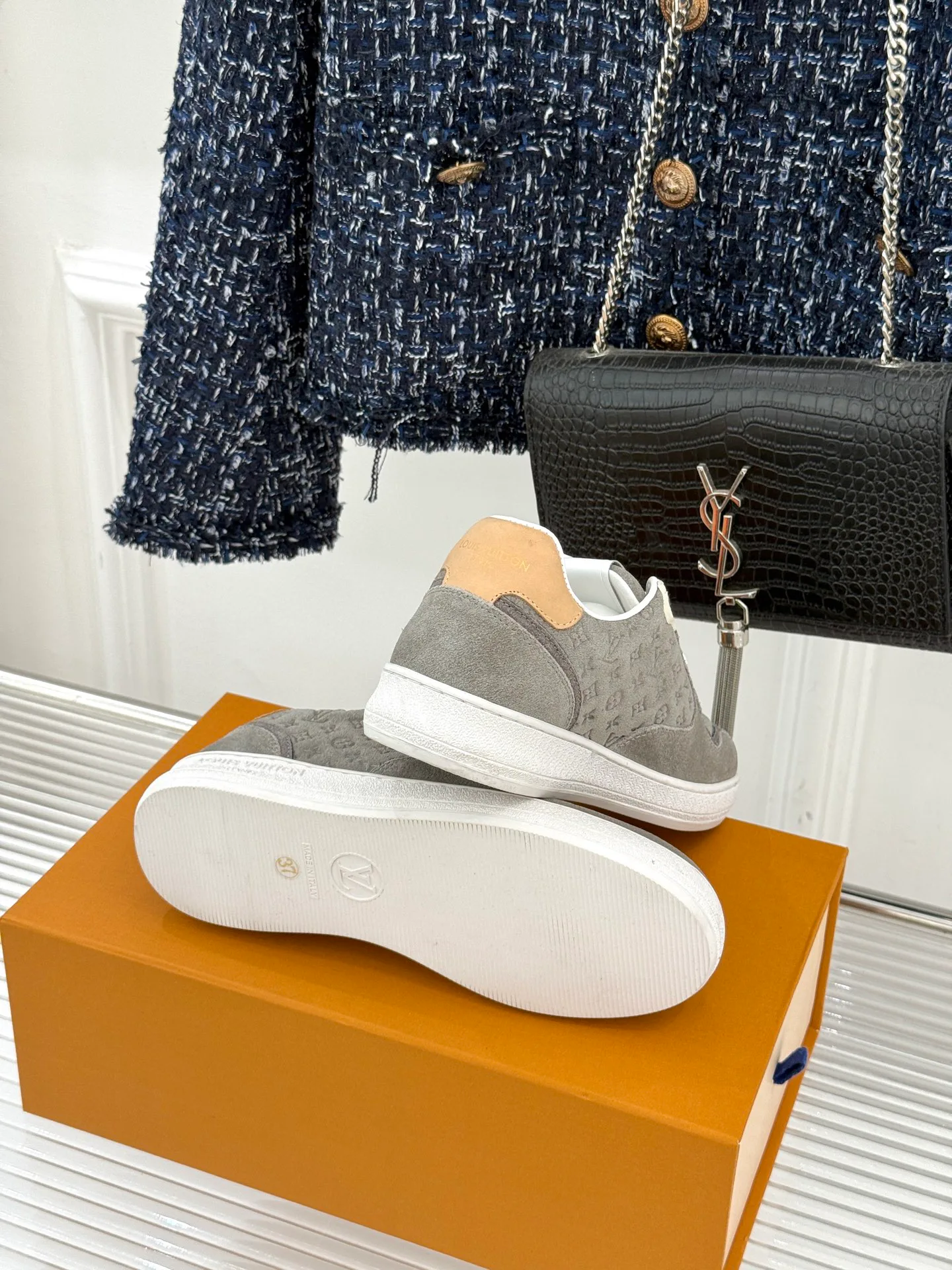 Women's Sneakers LOUIS VUITTON 18036324