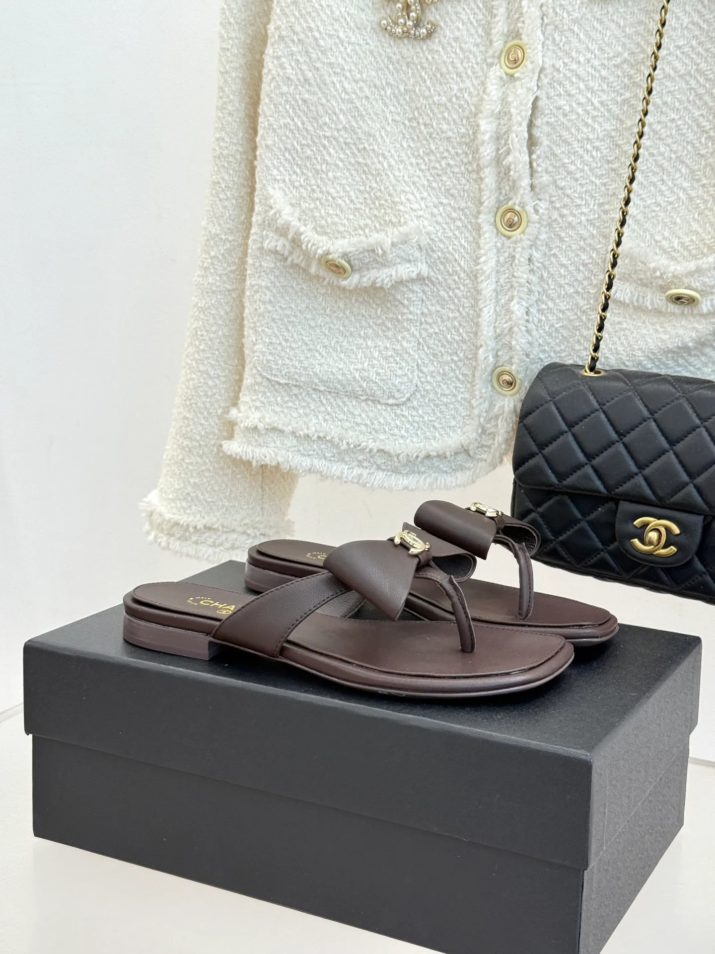 Women's Flip-Flops CHANEL 16965744