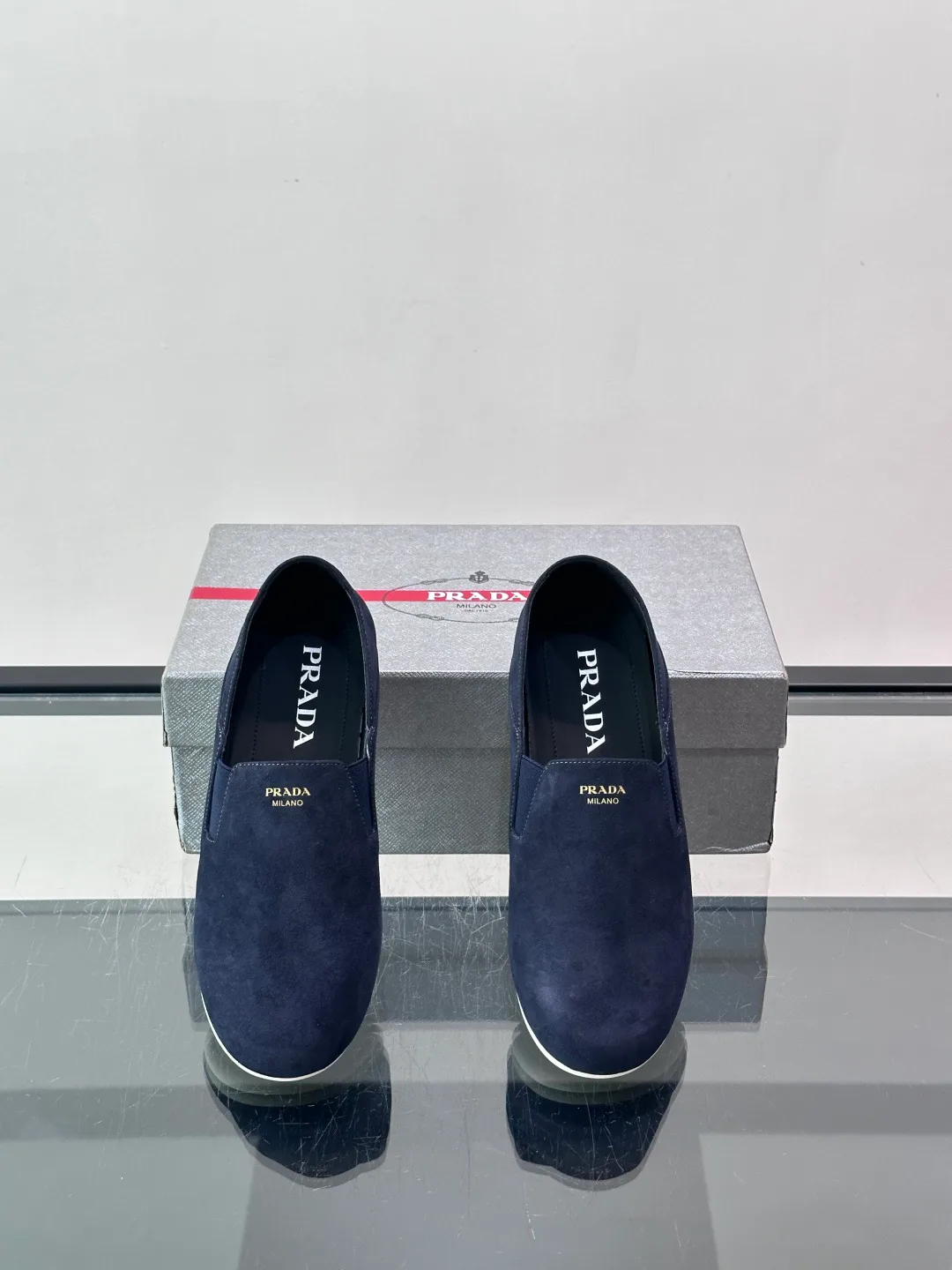Men's Loafers And Dress Shoes PRADA 18079426