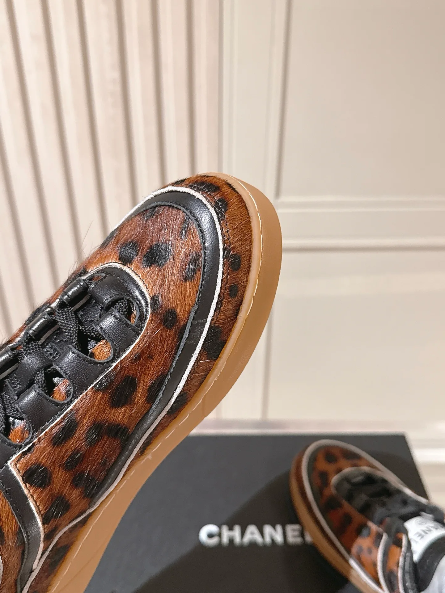 Women's Sneakers CHANEL 18146885