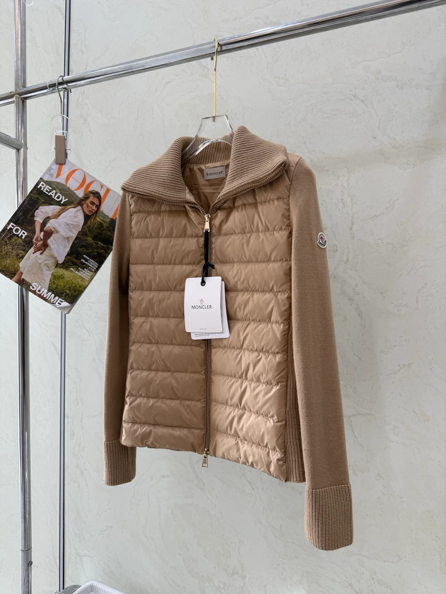 Women's Jackets And Down Jackets MONCLER 17918879