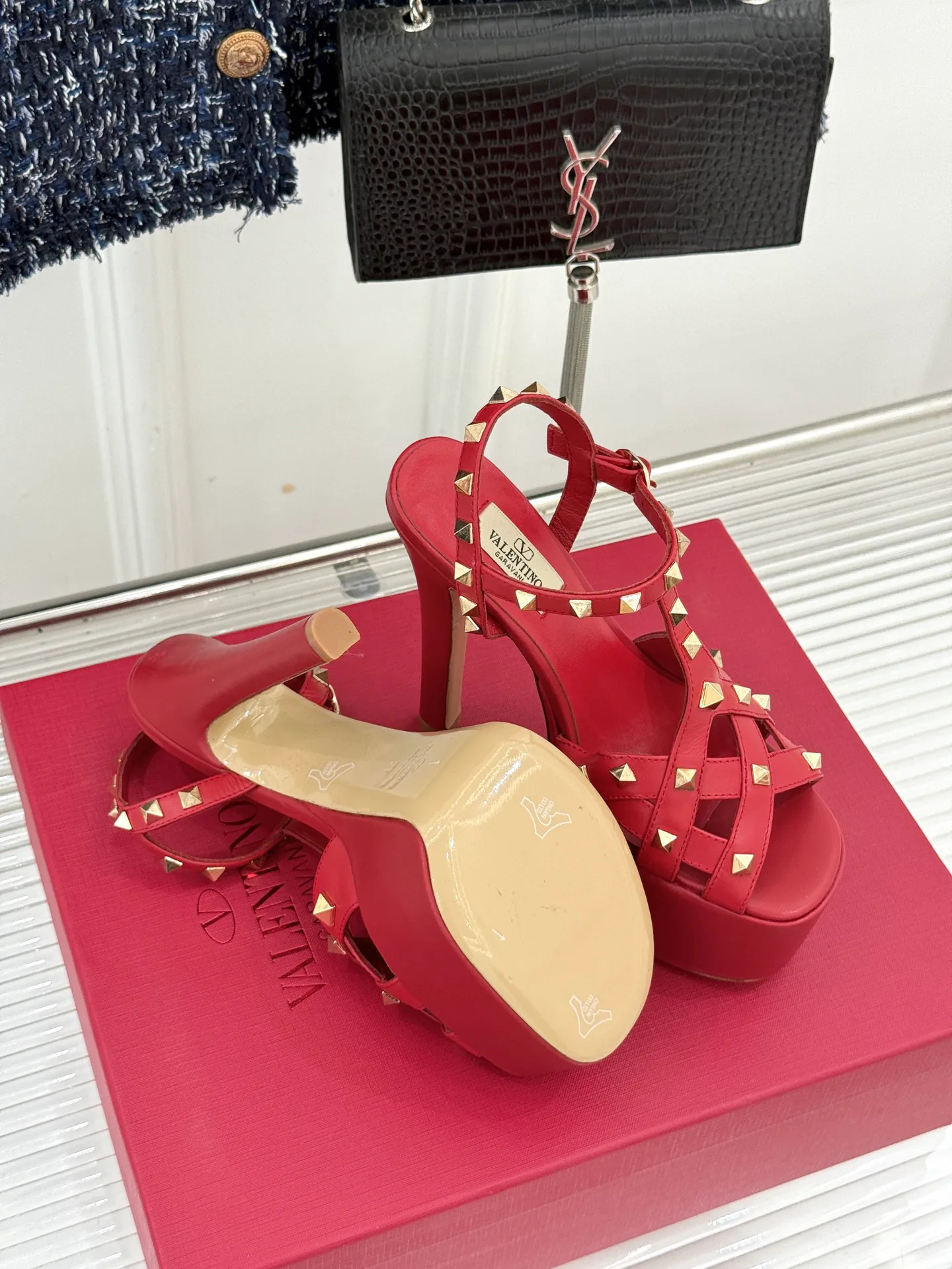 Women's Open-Toe Sandals VALENTINO 18198295