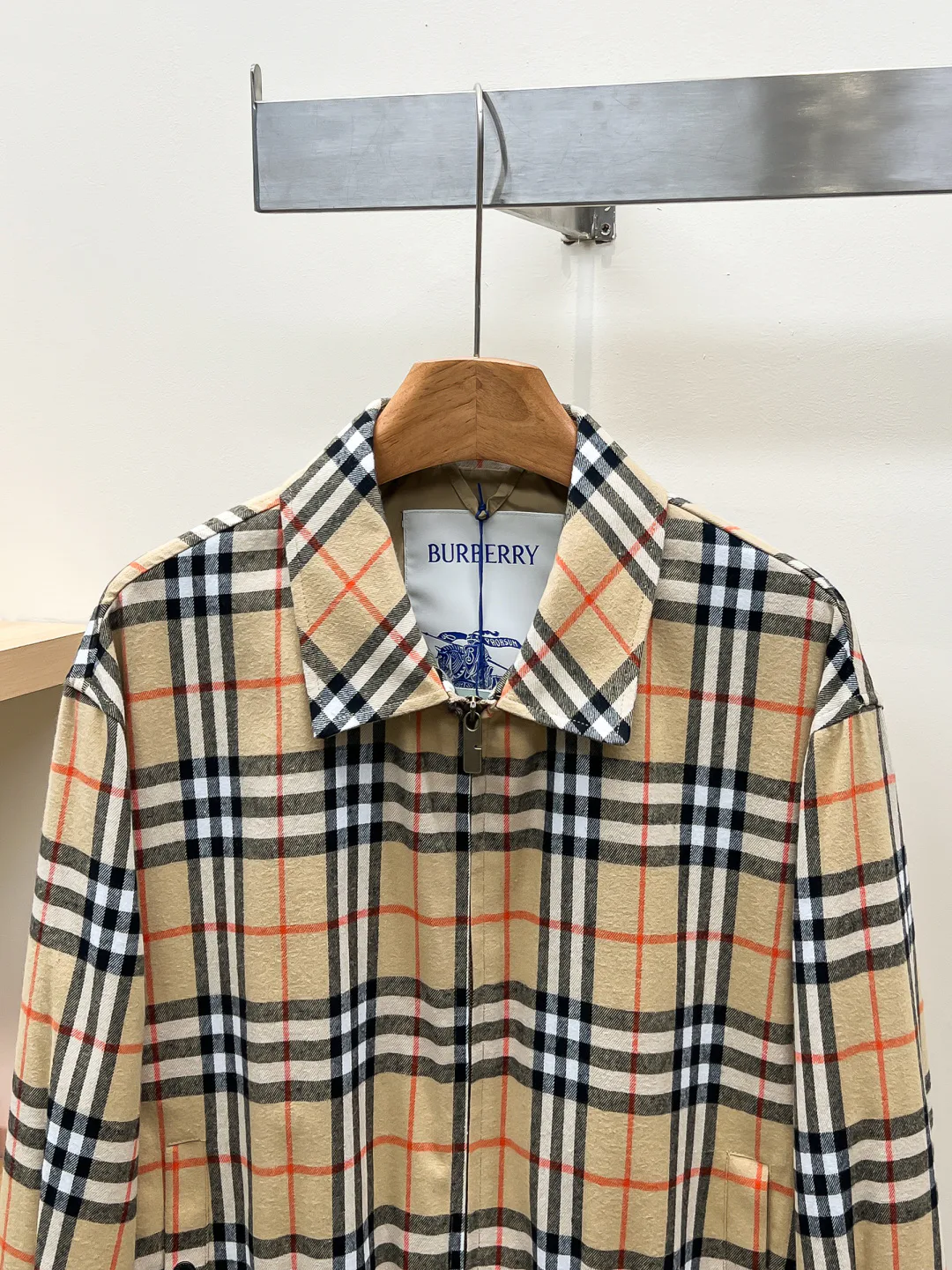 Men's Jackets And Down Jackets BURBERRY 18499083