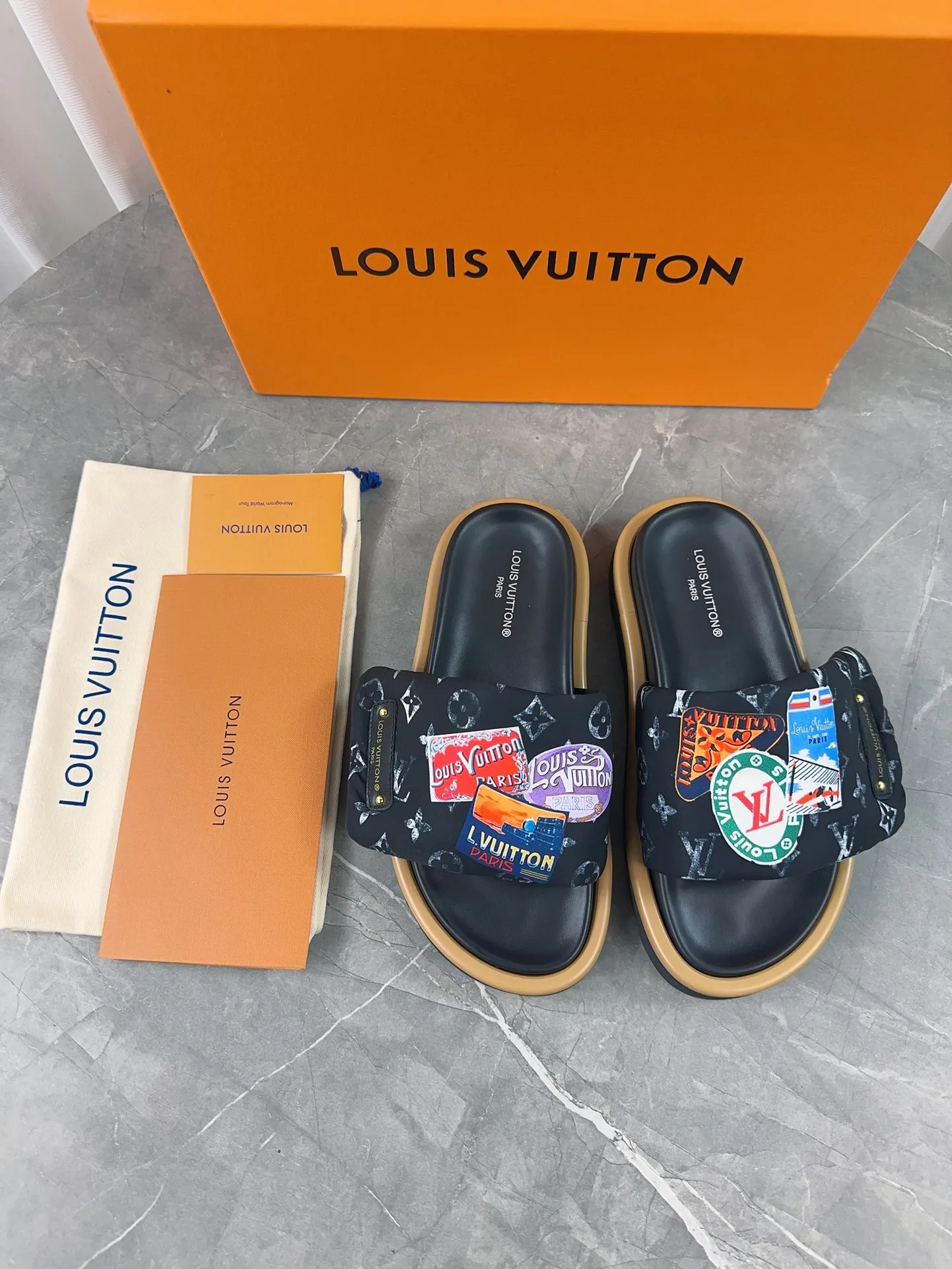 Women's Flip-Flops LOUIS VUITTON 17803858