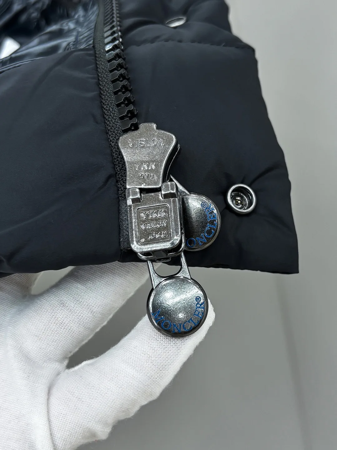 Жилеты Мужские Moncler 18596629