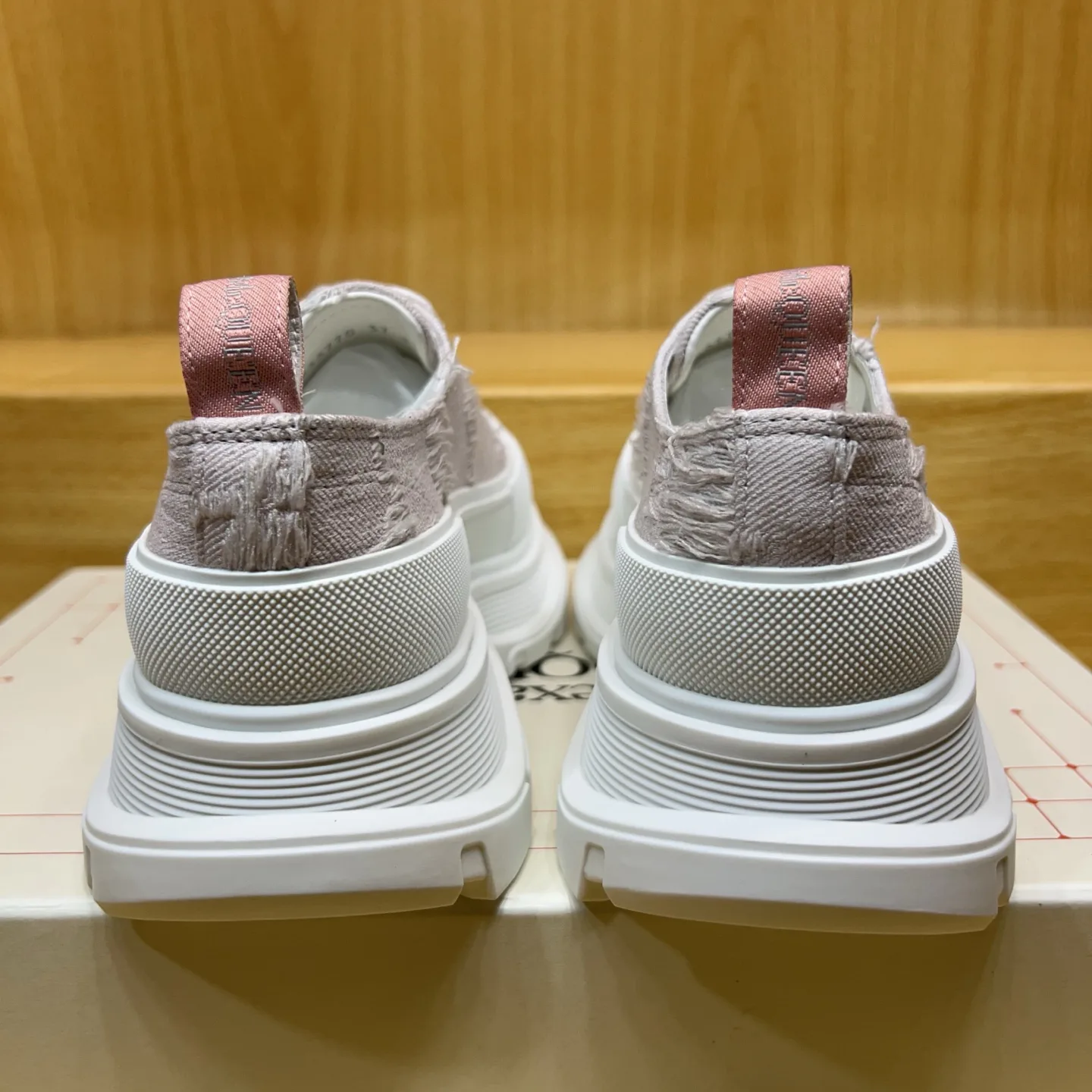 Women's Sneakers ALEXANDER MCQUEEN 17545162