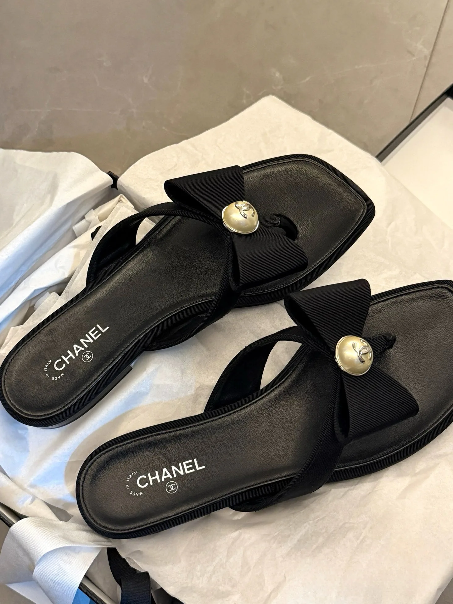 Women's Flip-Flops CHANEL 17331170