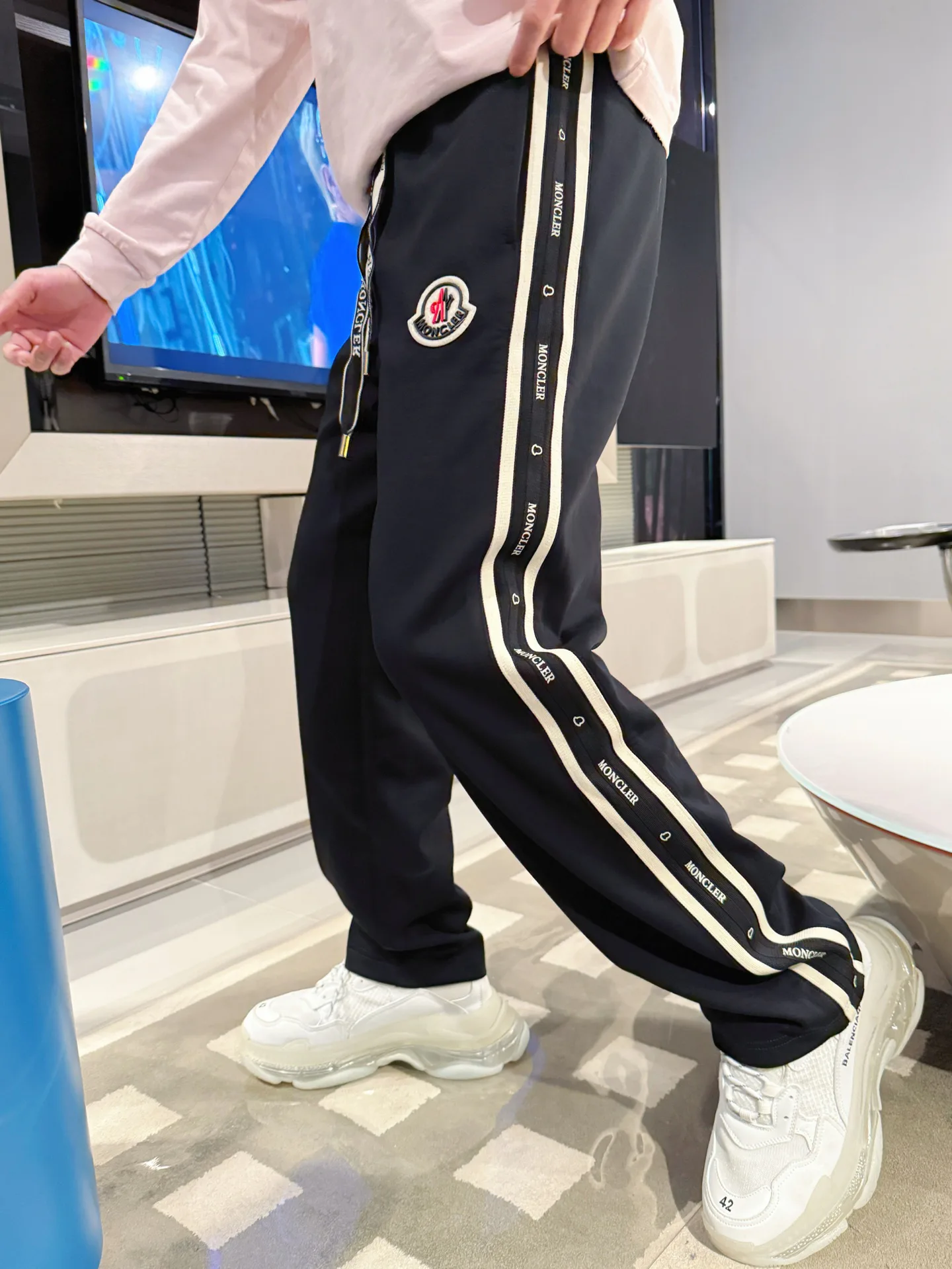 Men's Trousers MONCLER 18499668