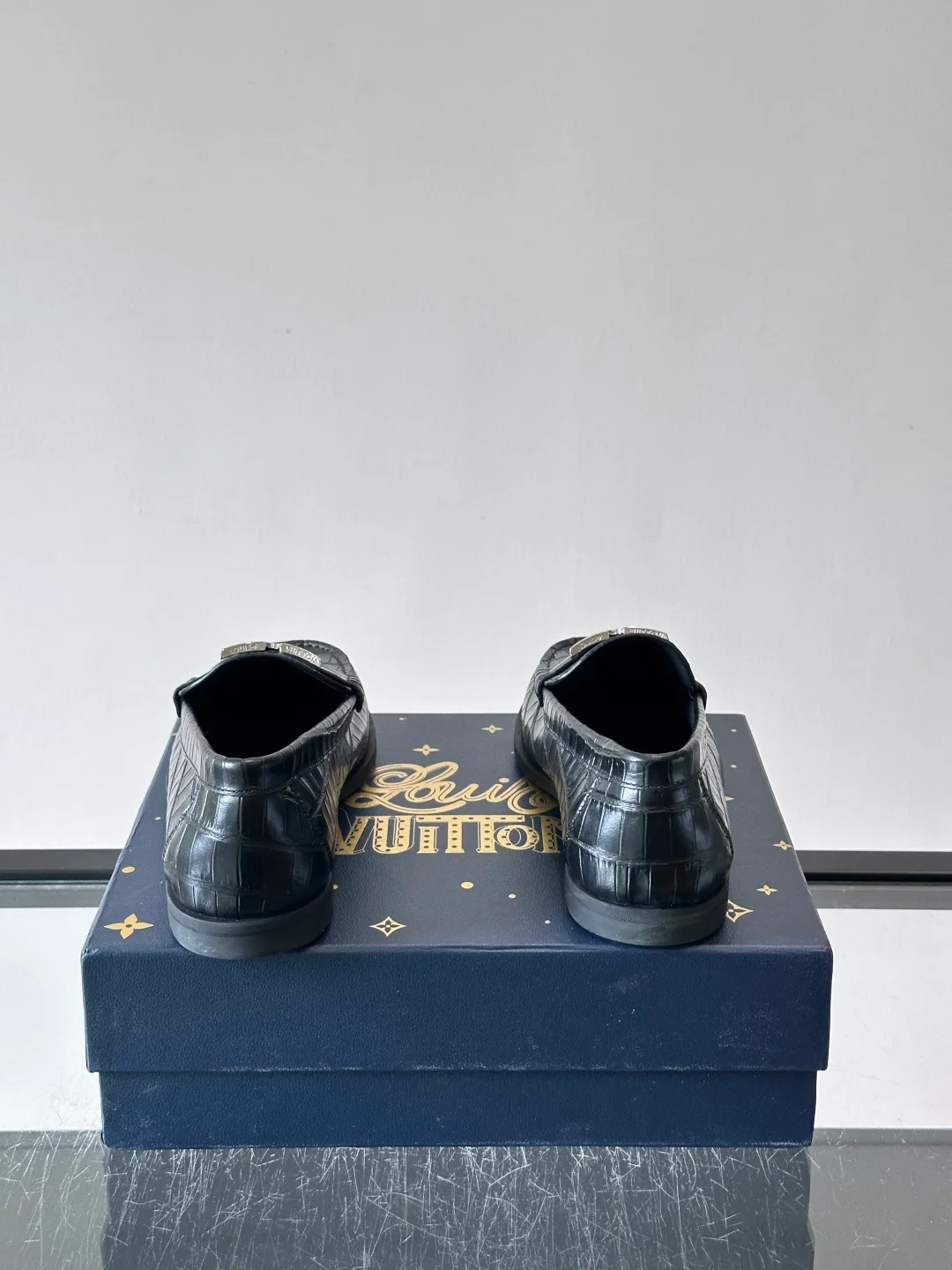 Men's Loafers And Dress Shoes LOUIS VUITTON 18118563