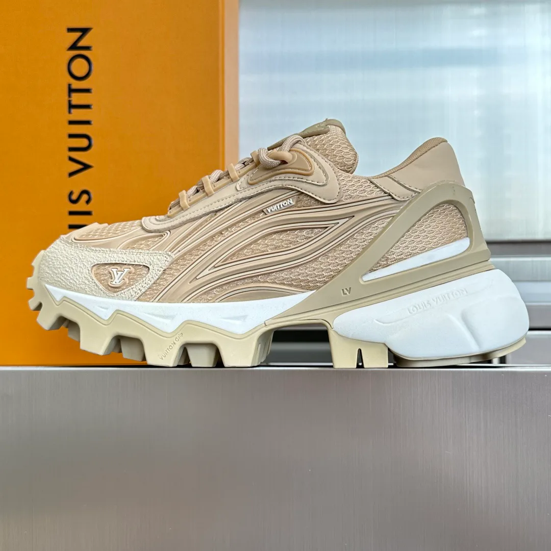 Women's Sneakers LOUIS VUITTON 17950393