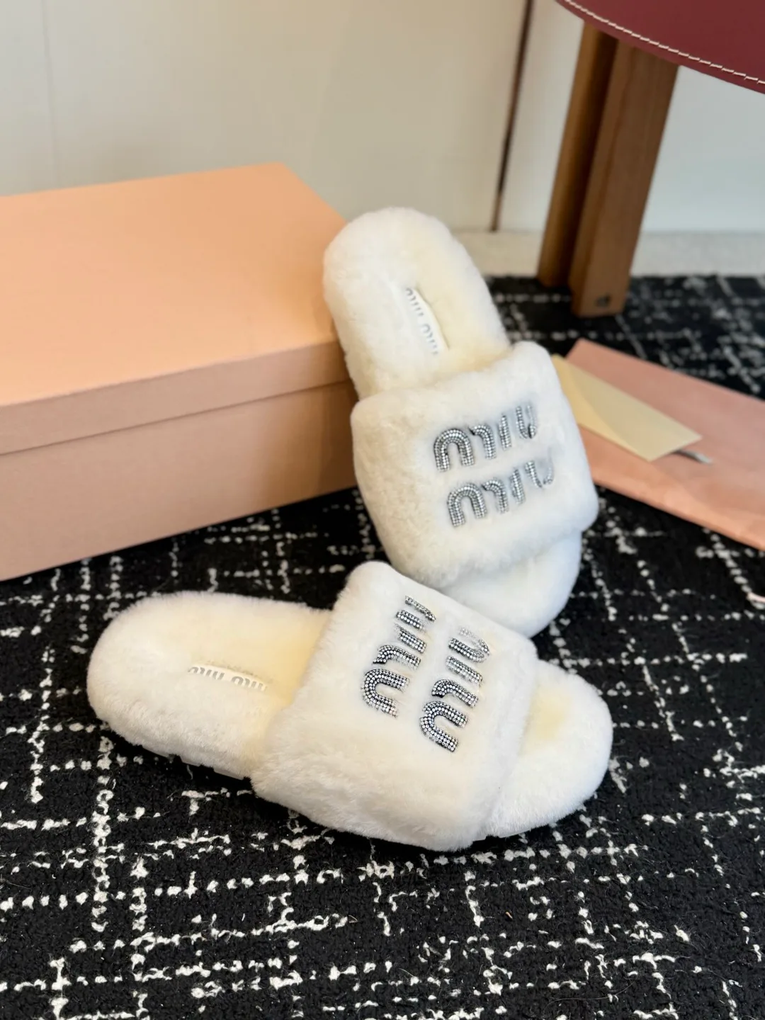 Women's Slippers MIU MIU 18139572
