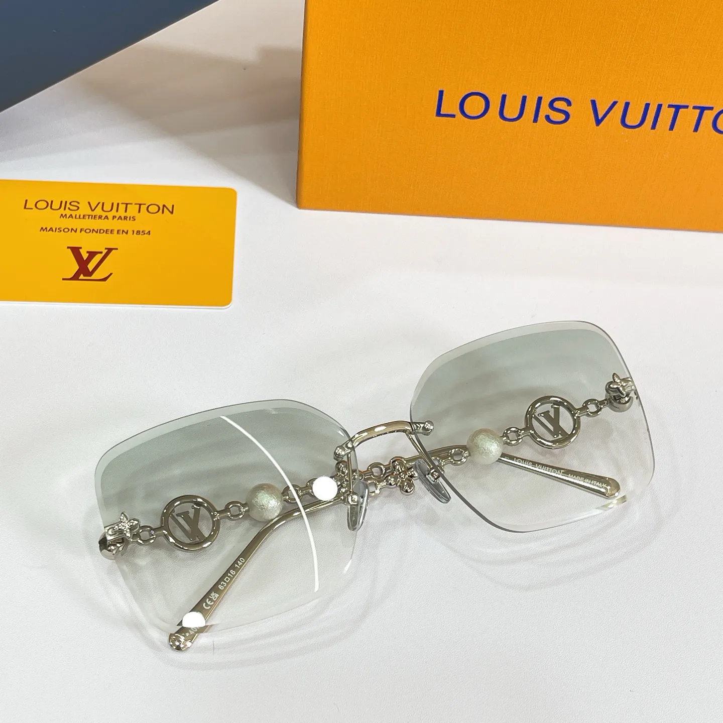 Glasses LOUIS VUITTON 17495900