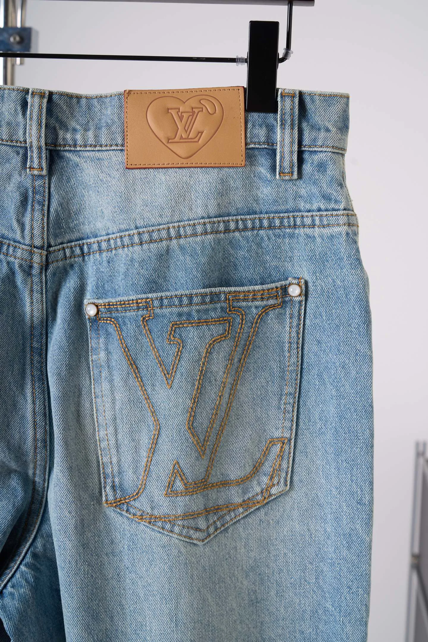 Men's Jeans LOUIS VUITTON 18179048