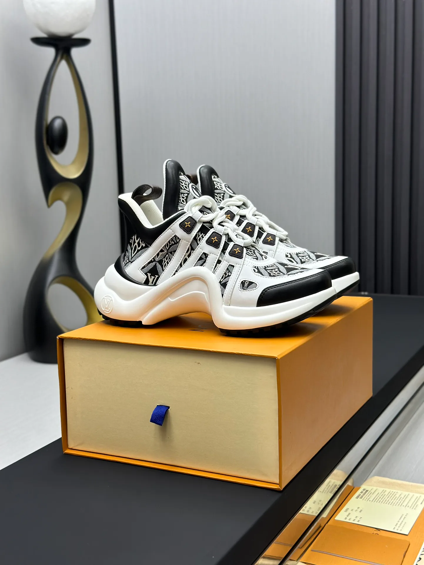 Women's Sneakers LOUIS VUITTON 18211995