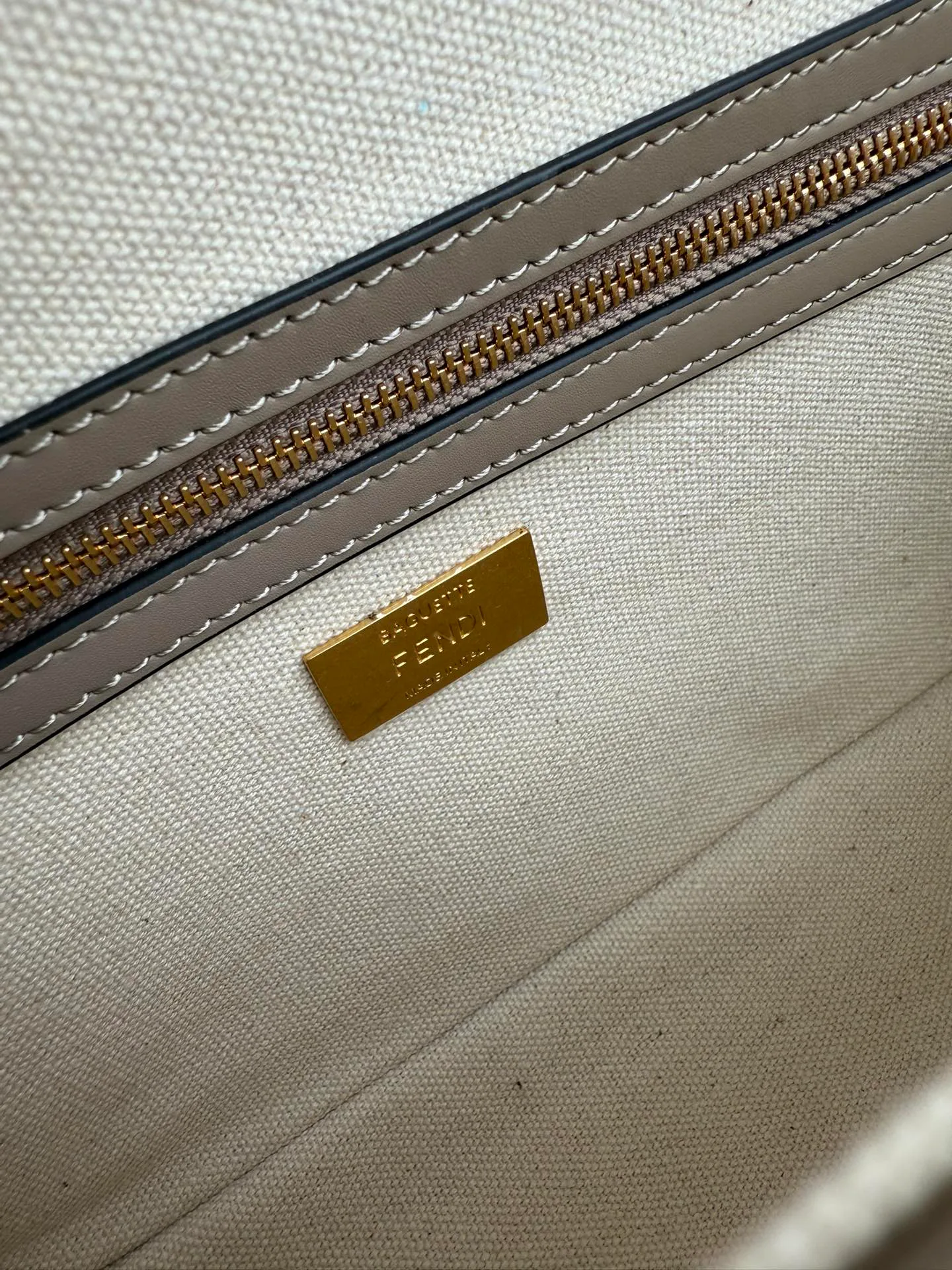 Women's Classic Handbags FENDI 17880639