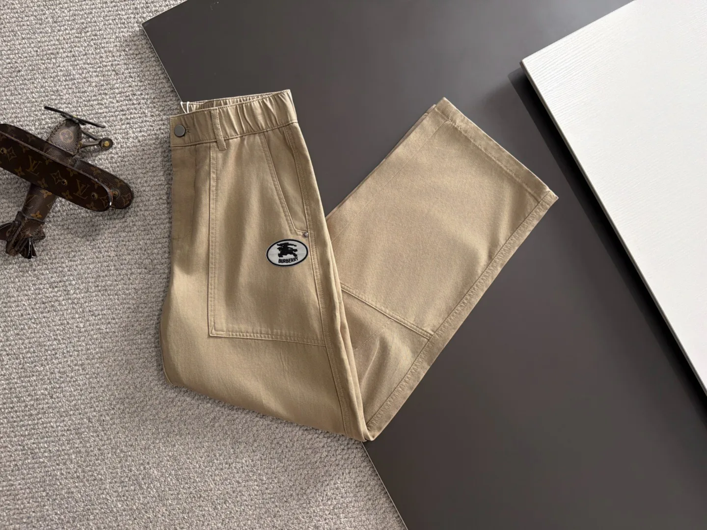 Men's Trousers BURBERRY 17557499