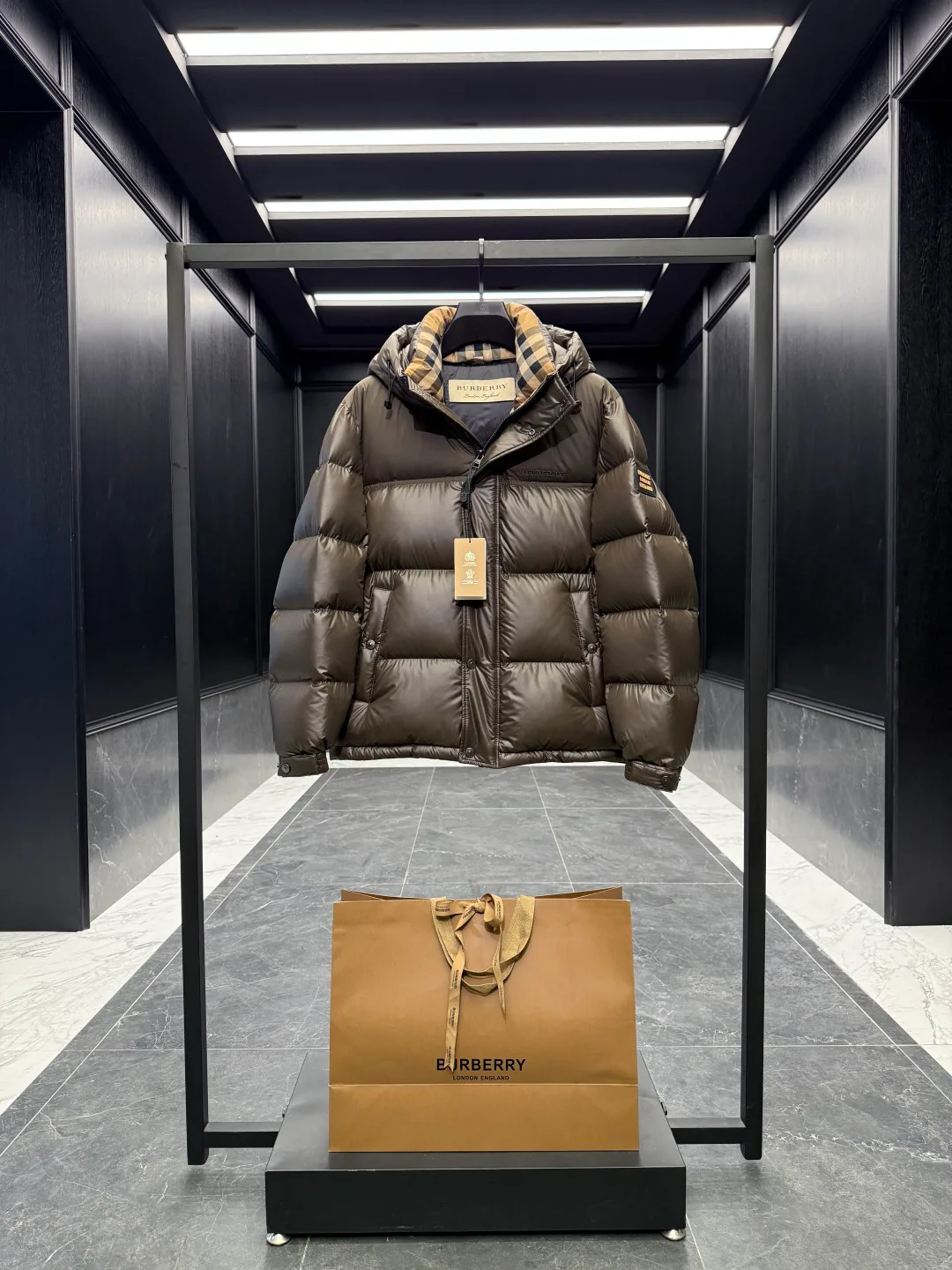 Men's Jackets And Down Jackets BURBERRY 18030051